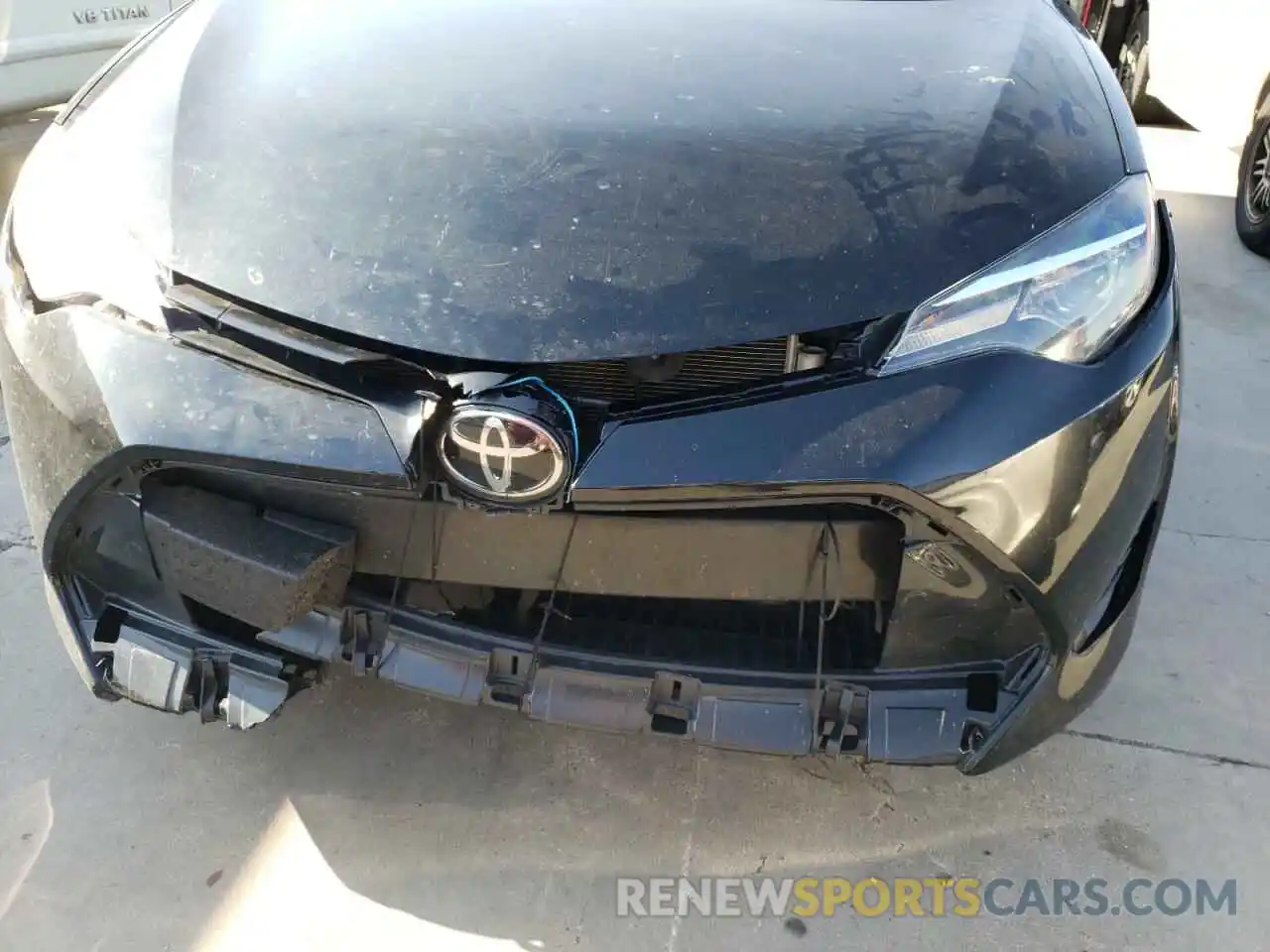 9 Photograph of a damaged car 5YFBURHE9KP883655 TOYOTA COROLLA 2019