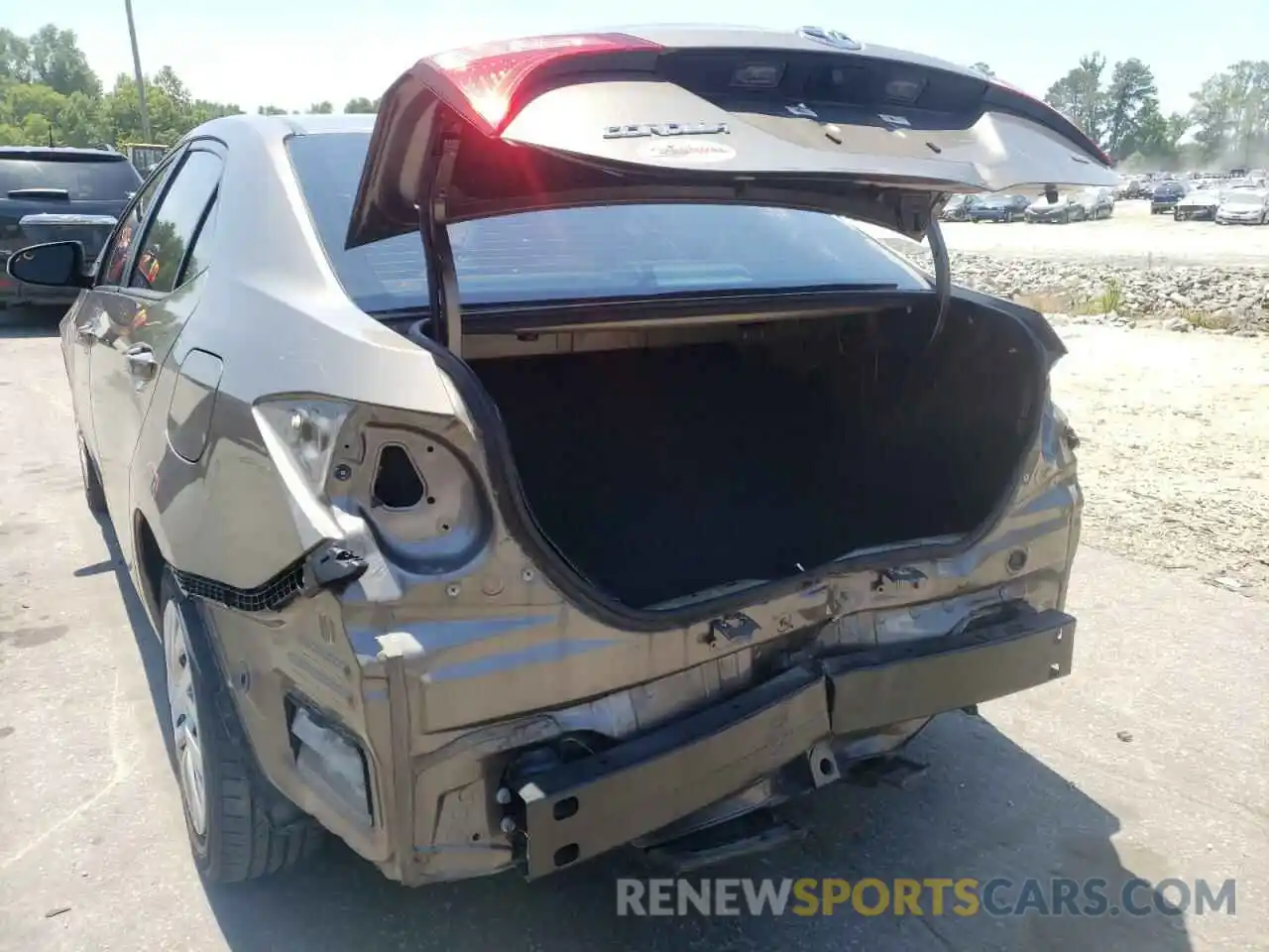 9 Photograph of a damaged car 5YFBURHE9KP884269 TOYOTA COROLLA 2019