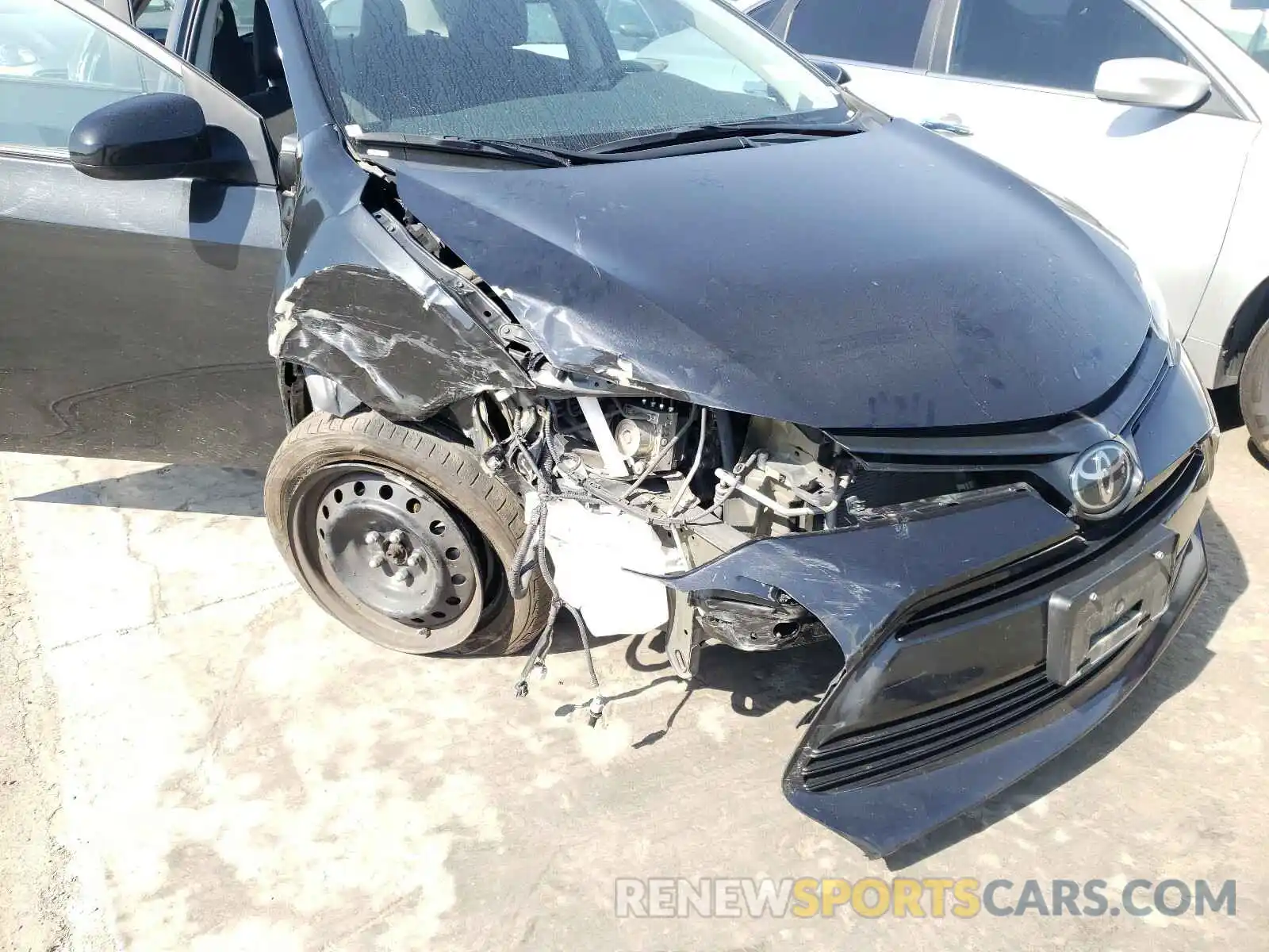 9 Photograph of a damaged car 5YFBURHE9KP885129 TOYOTA COROLLA 2019