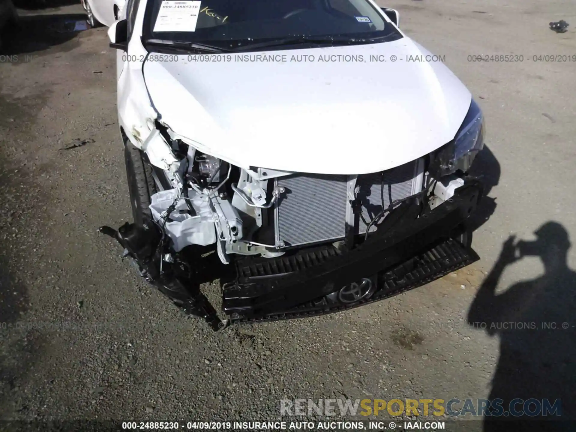 6 Photograph of a damaged car 5YFBURHE9KP885499 TOYOTA COROLLA 2019