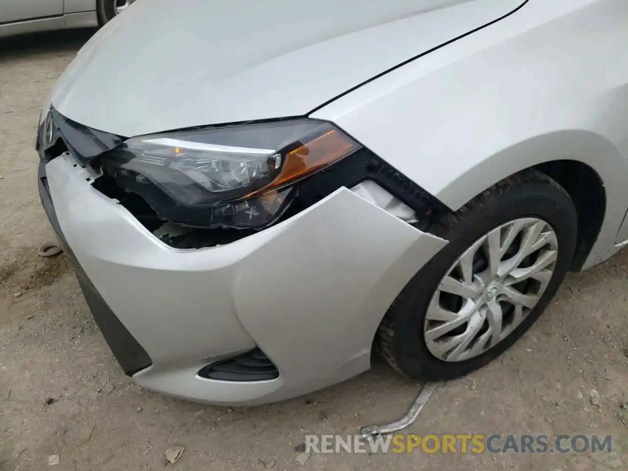 9 Photograph of a damaged car 5YFBURHE9KP885986 TOYOTA COROLLA 2019