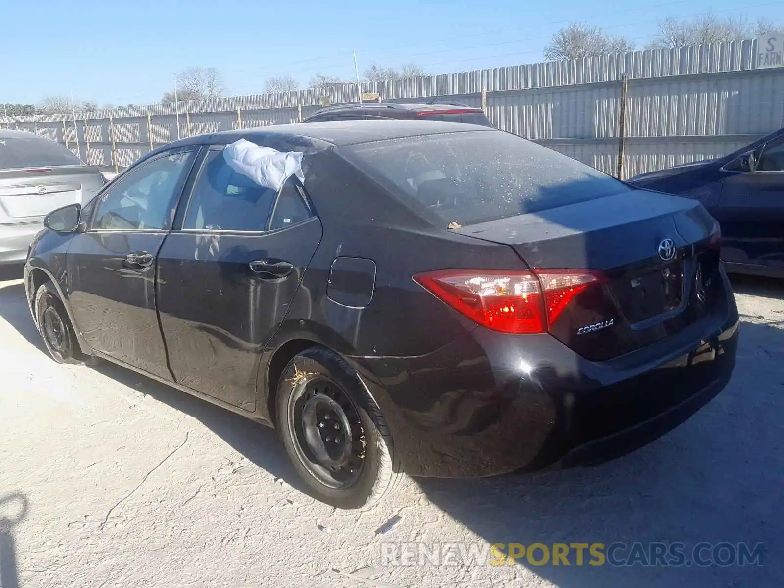 3 Photograph of a damaged car 5YFBURHE9KP886443 TOYOTA COROLLA 2019