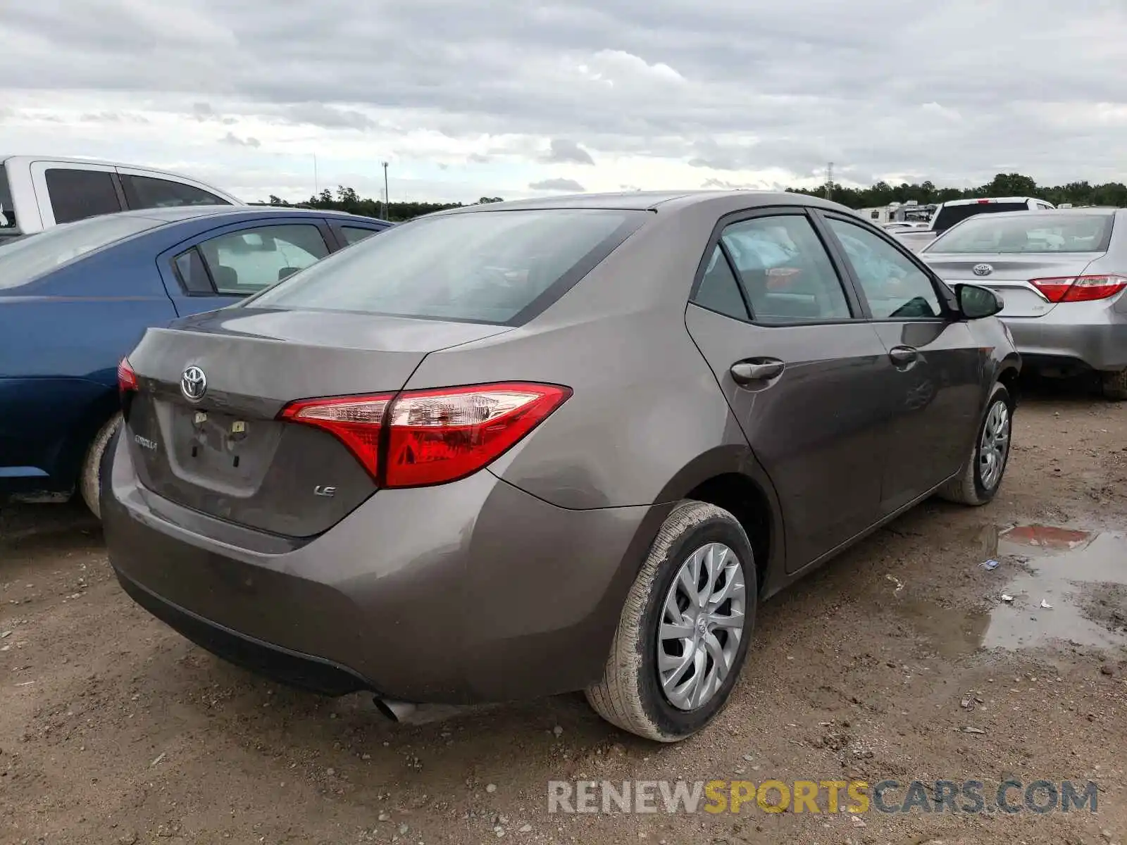 4 Photograph of a damaged car 5YFBURHE9KP886779 TOYOTA COROLLA 2019