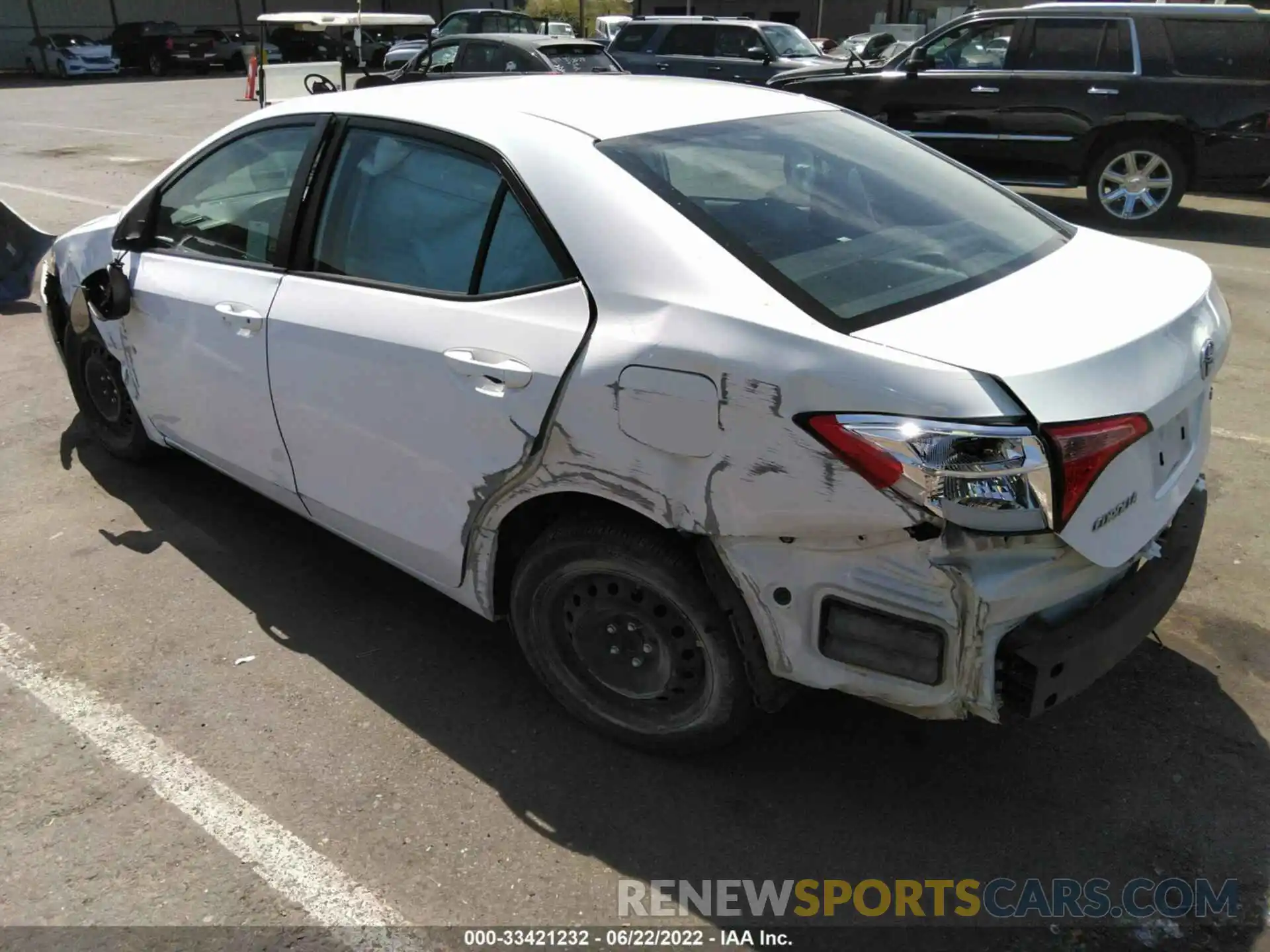 3 Photograph of a damaged car 5YFBURHE9KP888127 TOYOTA COROLLA 2019