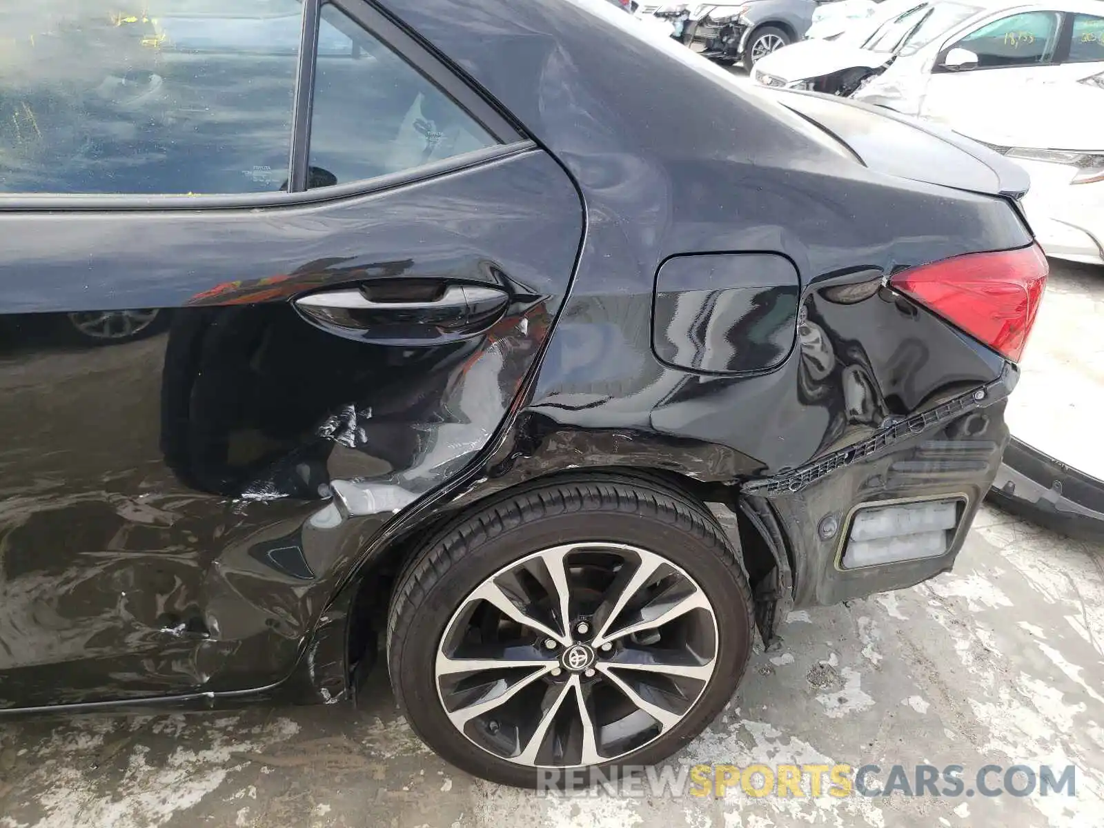 9 Photograph of a damaged car 5YFBURHE9KP889388 TOYOTA COROLLA 2019