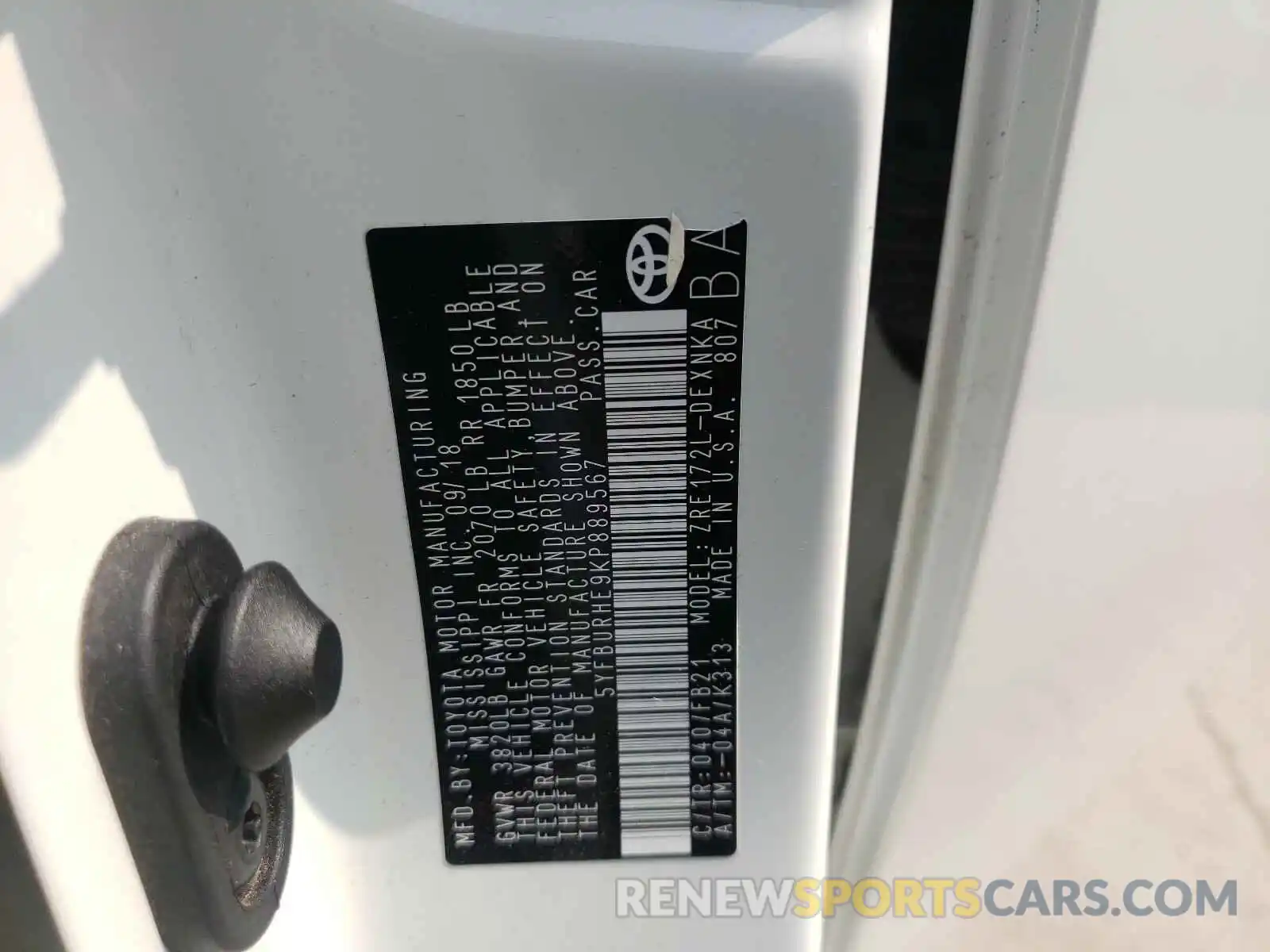 10 Photograph of a damaged car 5YFBURHE9KP889567 TOYOTA COROLLA 2019