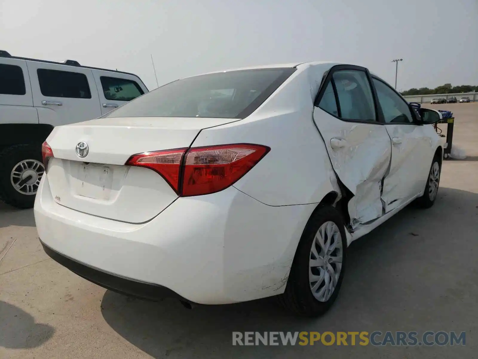 4 Photograph of a damaged car 5YFBURHE9KP889567 TOYOTA COROLLA 2019