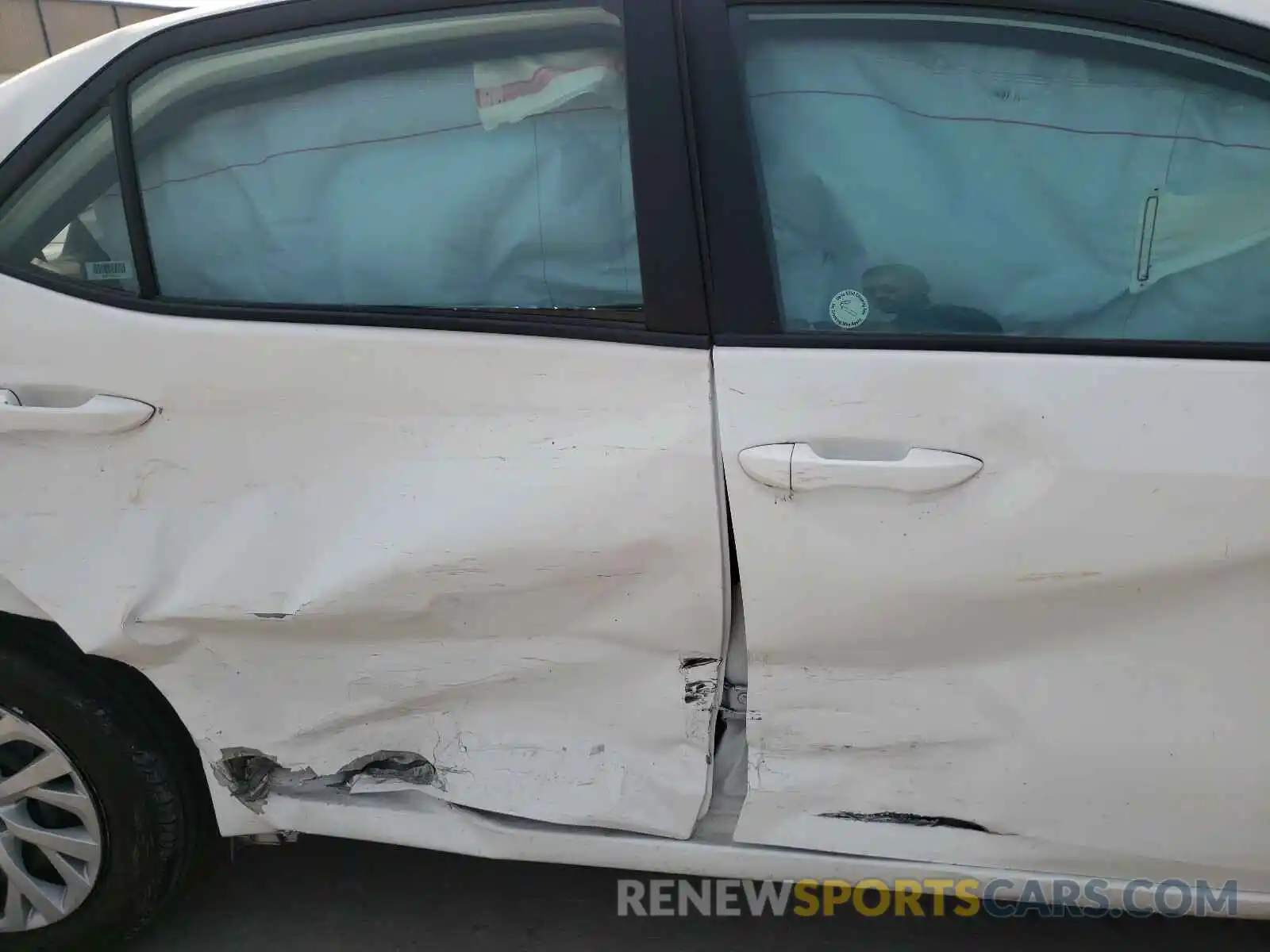 9 Photograph of a damaged car 5YFBURHE9KP889567 TOYOTA COROLLA 2019