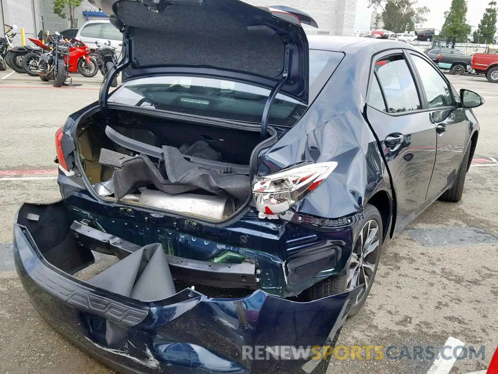 4 Фотография поврежденного автомобиля 5YFBURHE9KP890430 TOYOTA COROLLA 2019