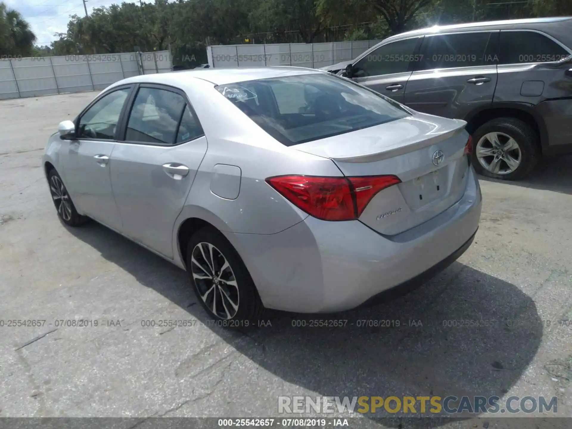 3 Photograph of a damaged car 5YFBURHE9KP892212 TOYOTA COROLLA 2019