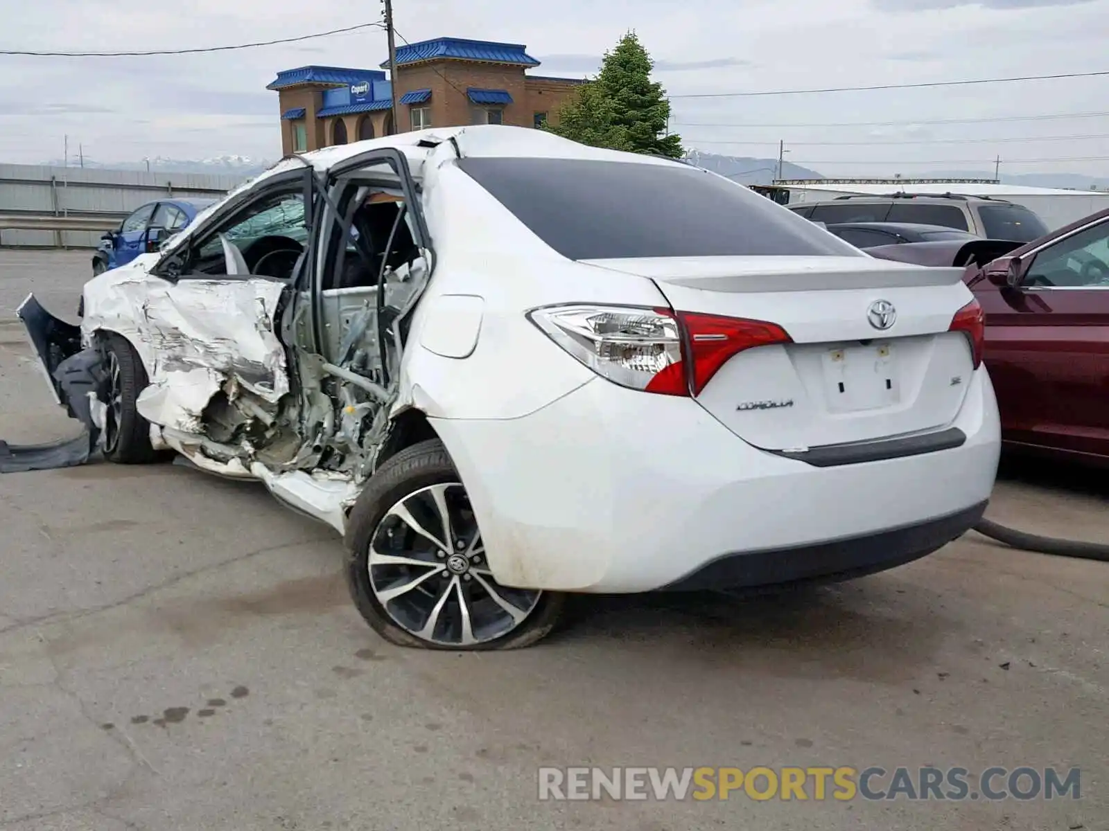 3 Photograph of a damaged car 5YFBURHE9KP892520 TOYOTA COROLLA 2019