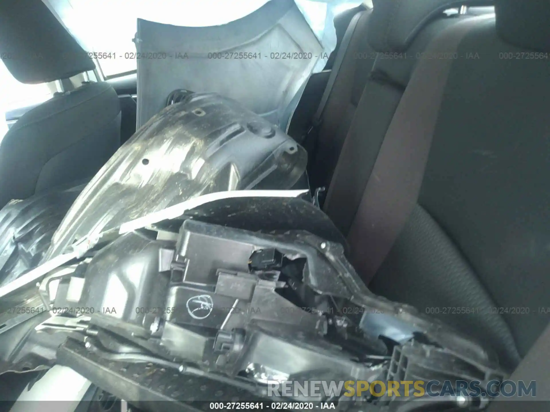 8 Photograph of a damaged car 5YFBURHE9KP893943 TOYOTA COROLLA 2019