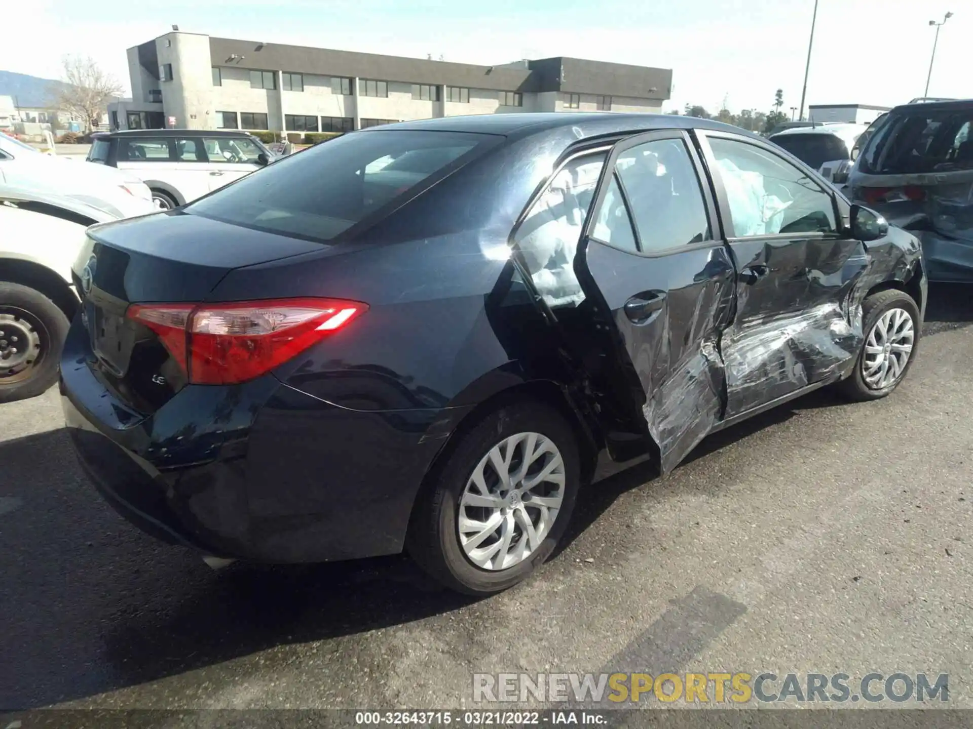 4 Photograph of a damaged car 5YFBURHE9KP895031 TOYOTA COROLLA 2019