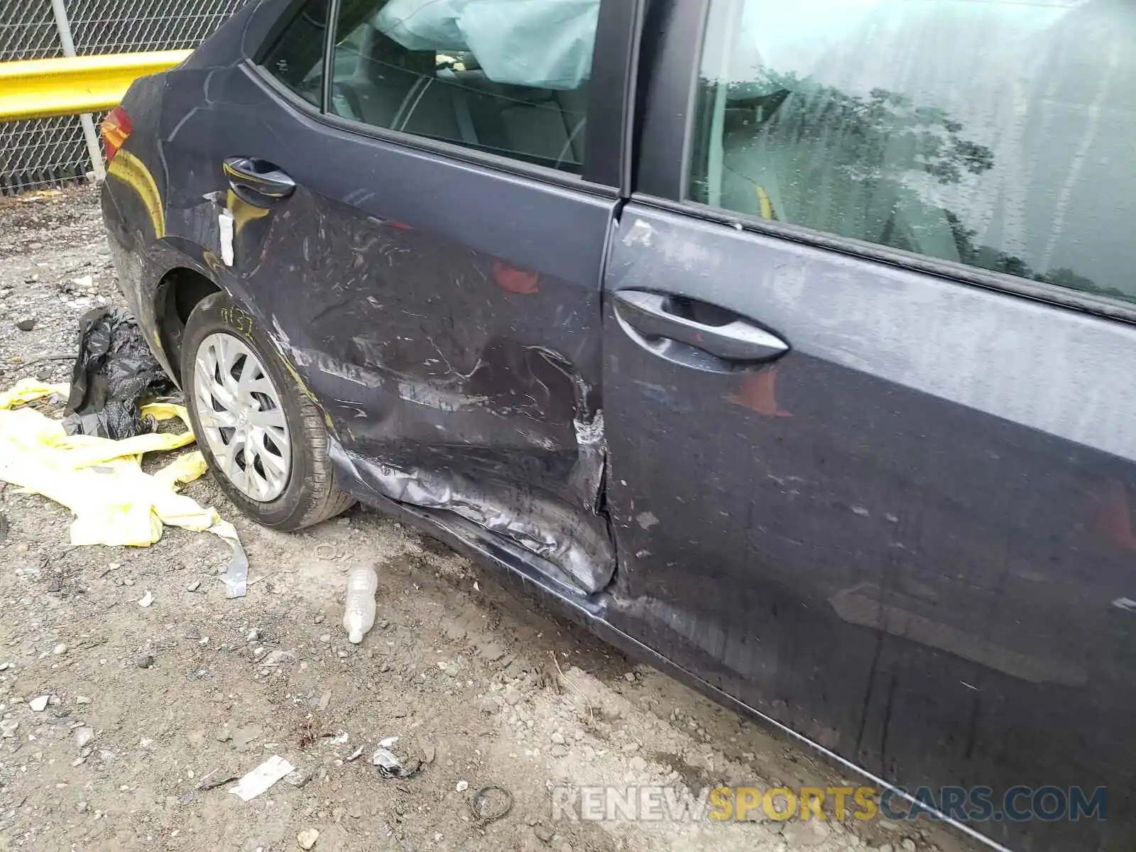 9 Photograph of a damaged car 5YFBURHE9KP895451 TOYOTA COROLLA 2019