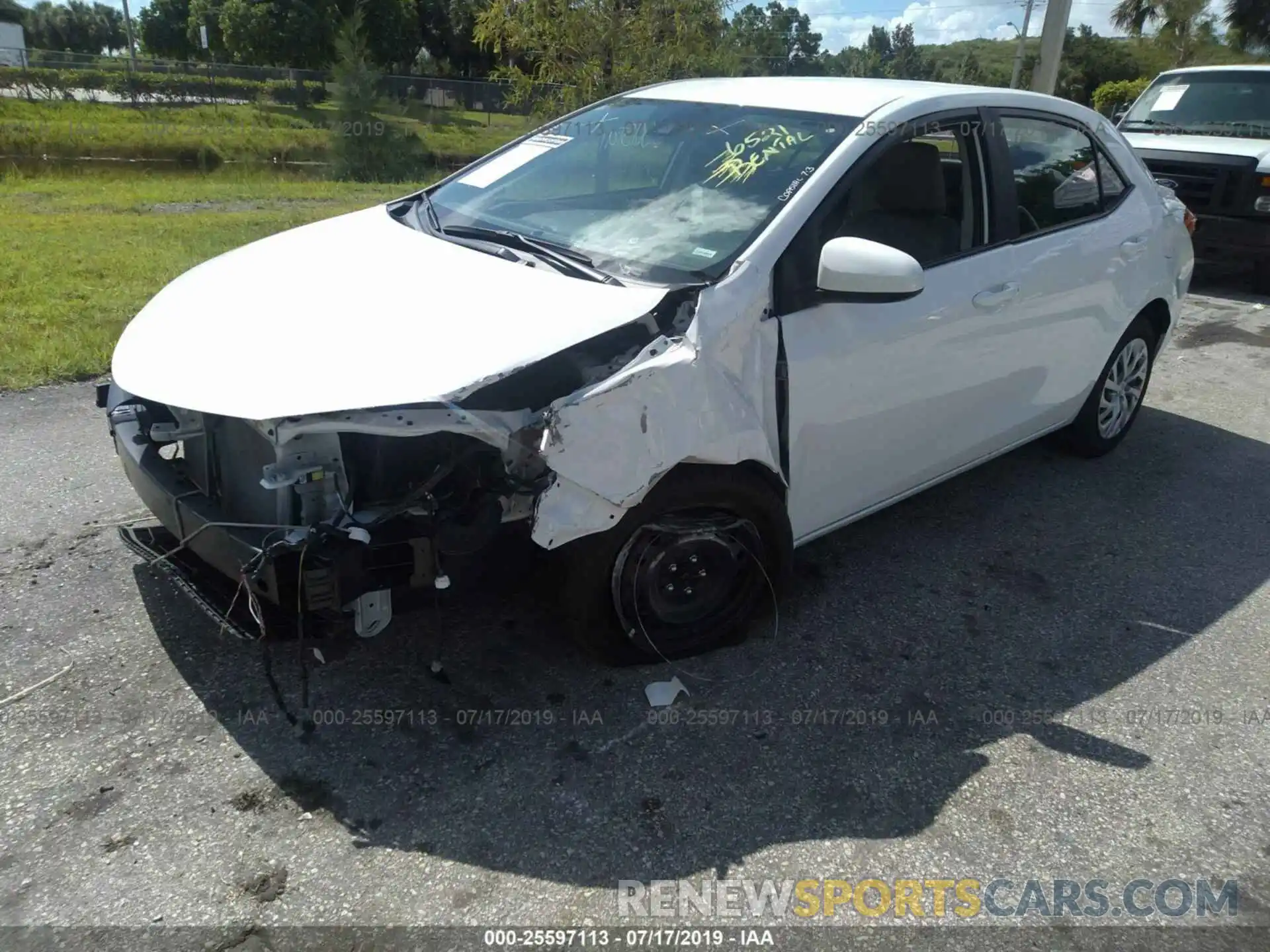 2 Photograph of a damaged car 5YFBURHE9KP896521 TOYOTA COROLLA 2019