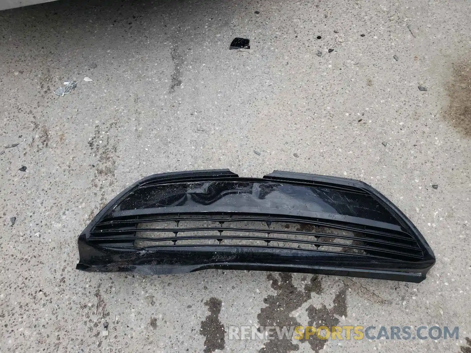 9 Photograph of a damaged car 5YFBURHE9KP898883 TOYOTA COROLLA 2019