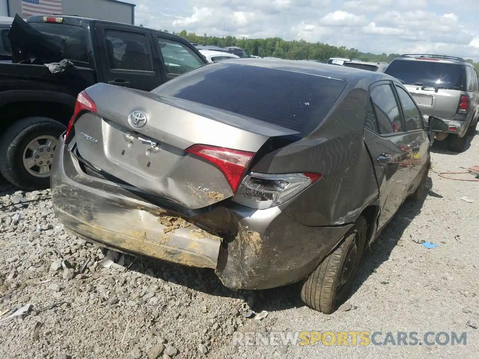 4 Photograph of a damaged car 5YFBURHE9KP898964 TOYOTA COROLLA 2019