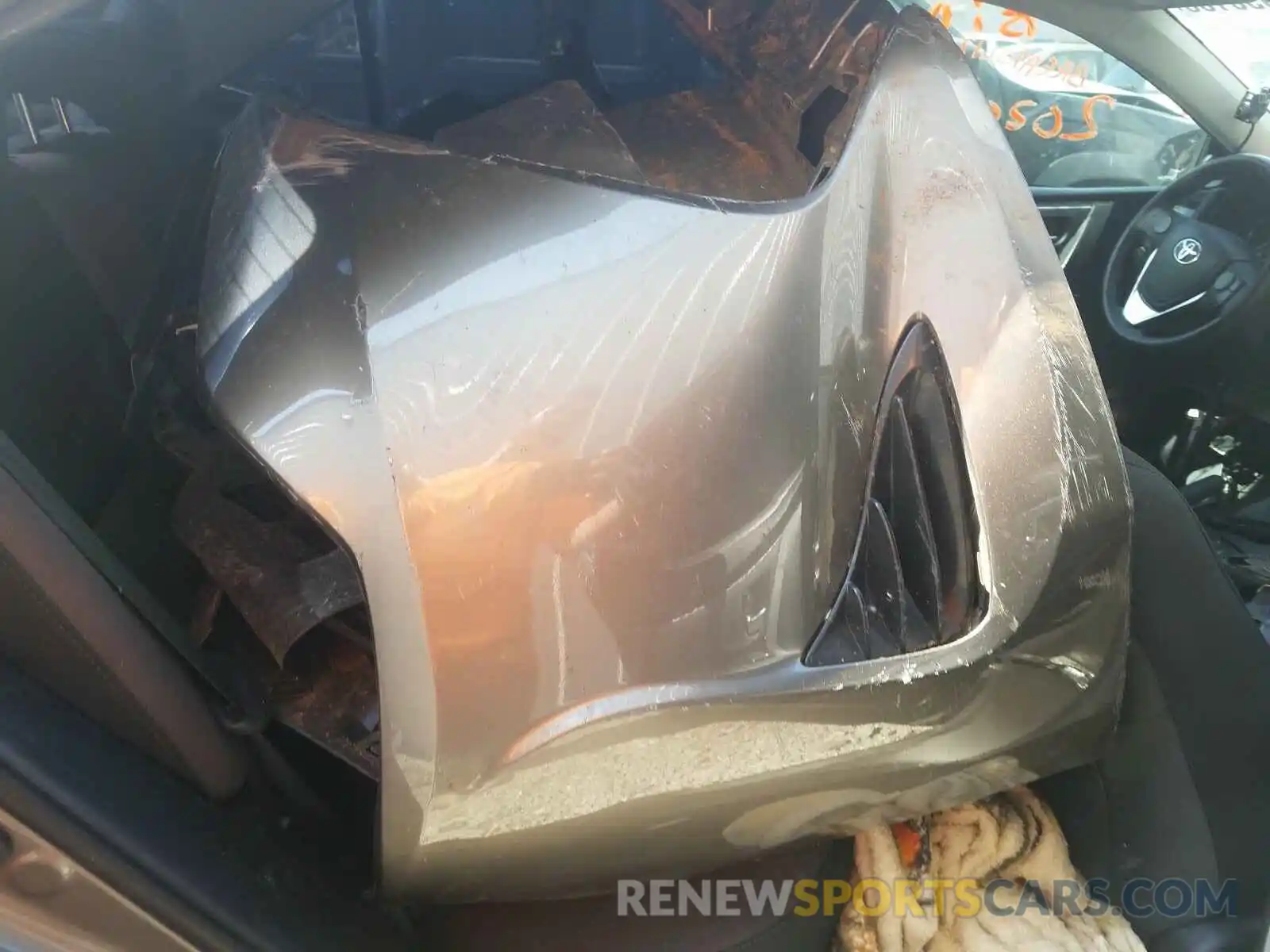 6 Photograph of a damaged car 5YFBURHE9KP898964 TOYOTA COROLLA 2019