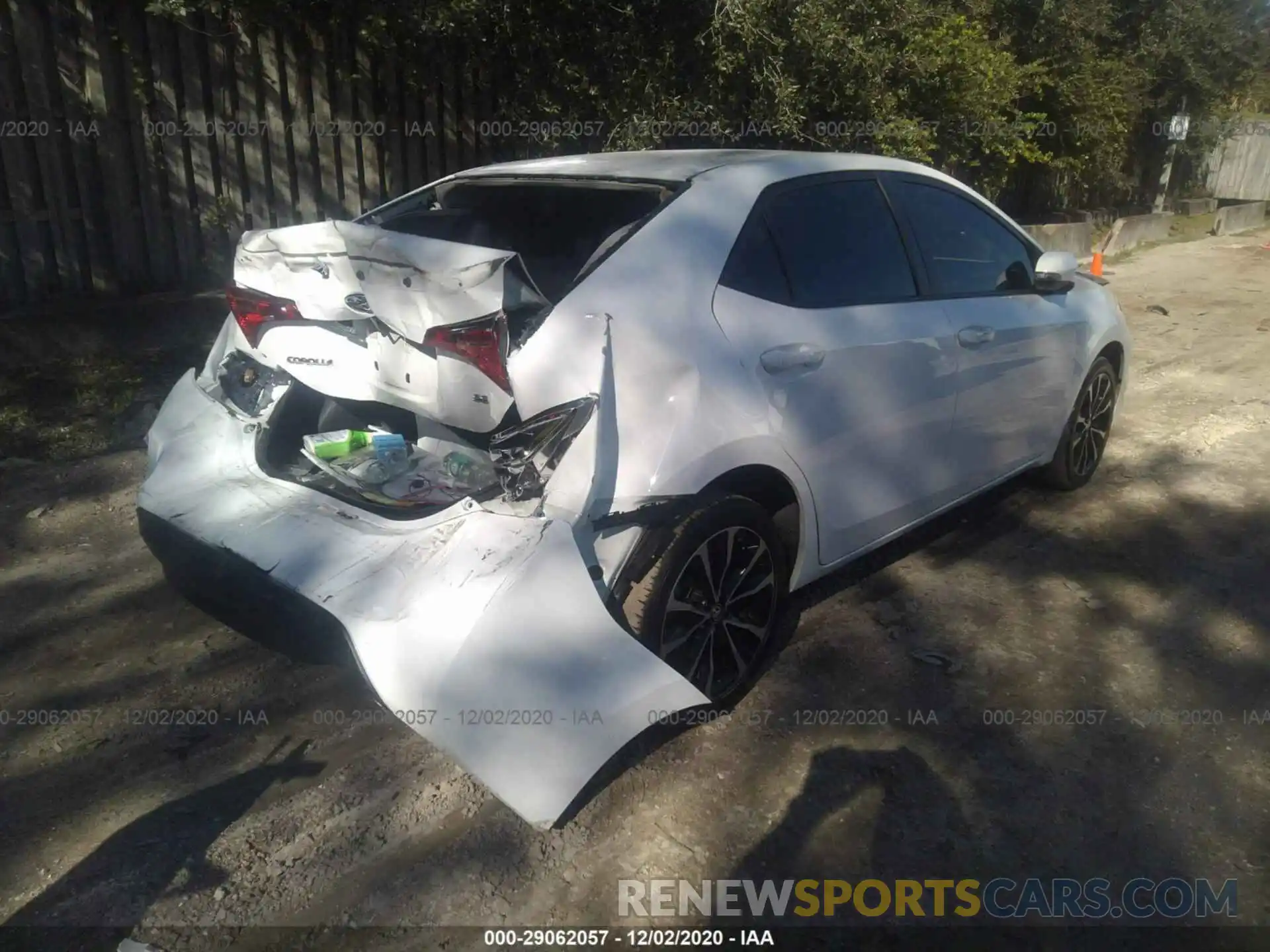 4 Photograph of a damaged car 5YFBURHE9KP900082 TOYOTA COROLLA 2019