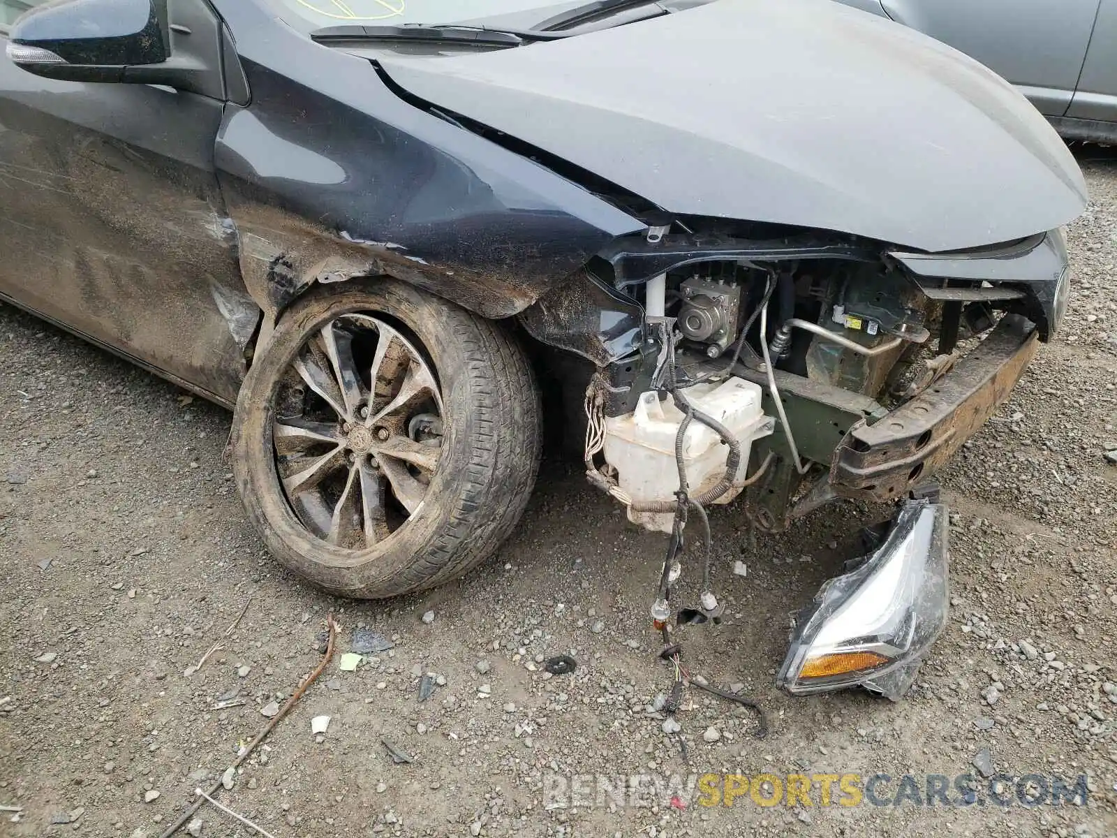 9 Photograph of a damaged car 5YFBURHE9KP900261 TOYOTA COROLLA 2019