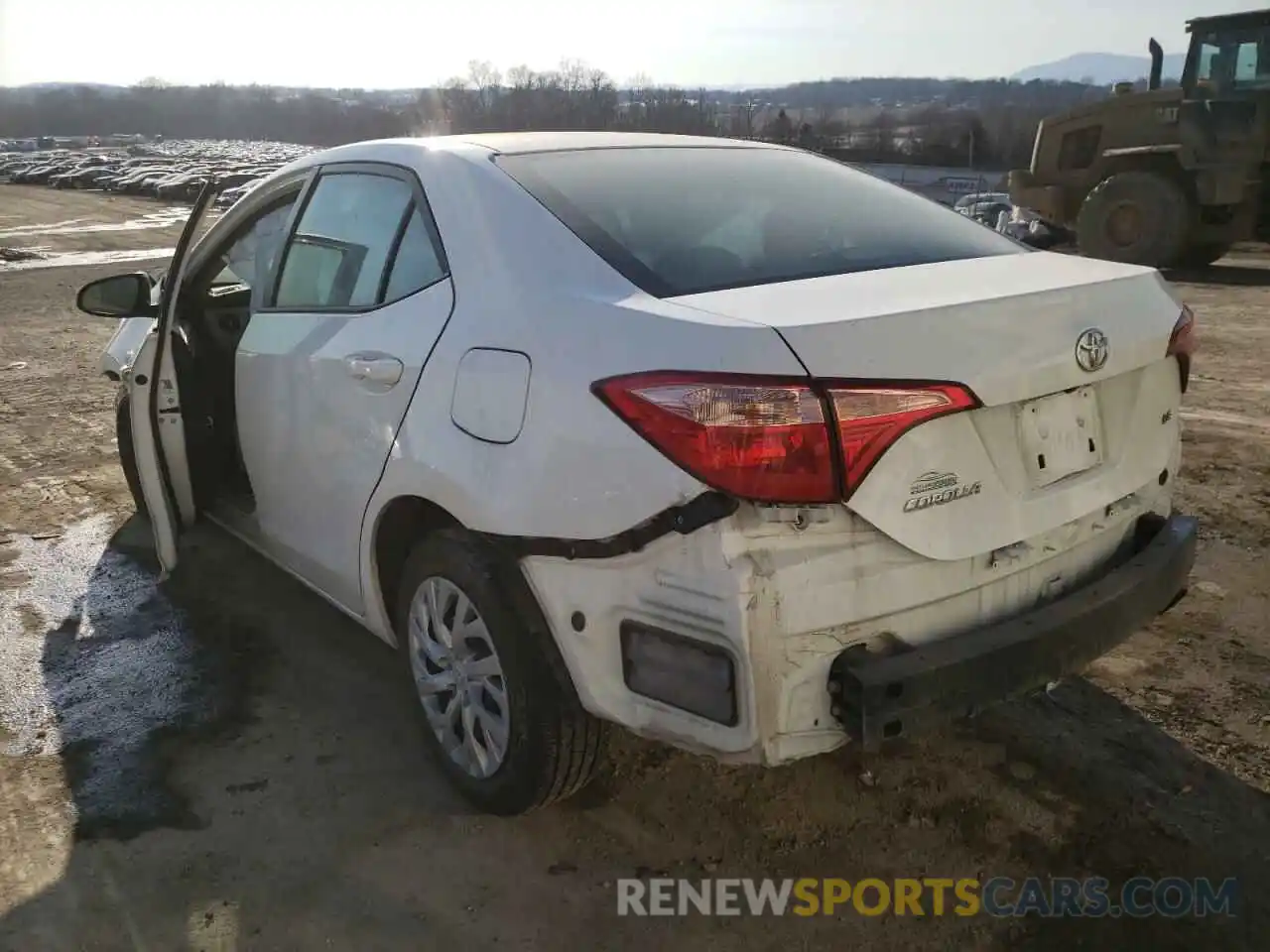 3 Photograph of a damaged car 5YFBURHE9KP901426 TOYOTA COROLLA 2019