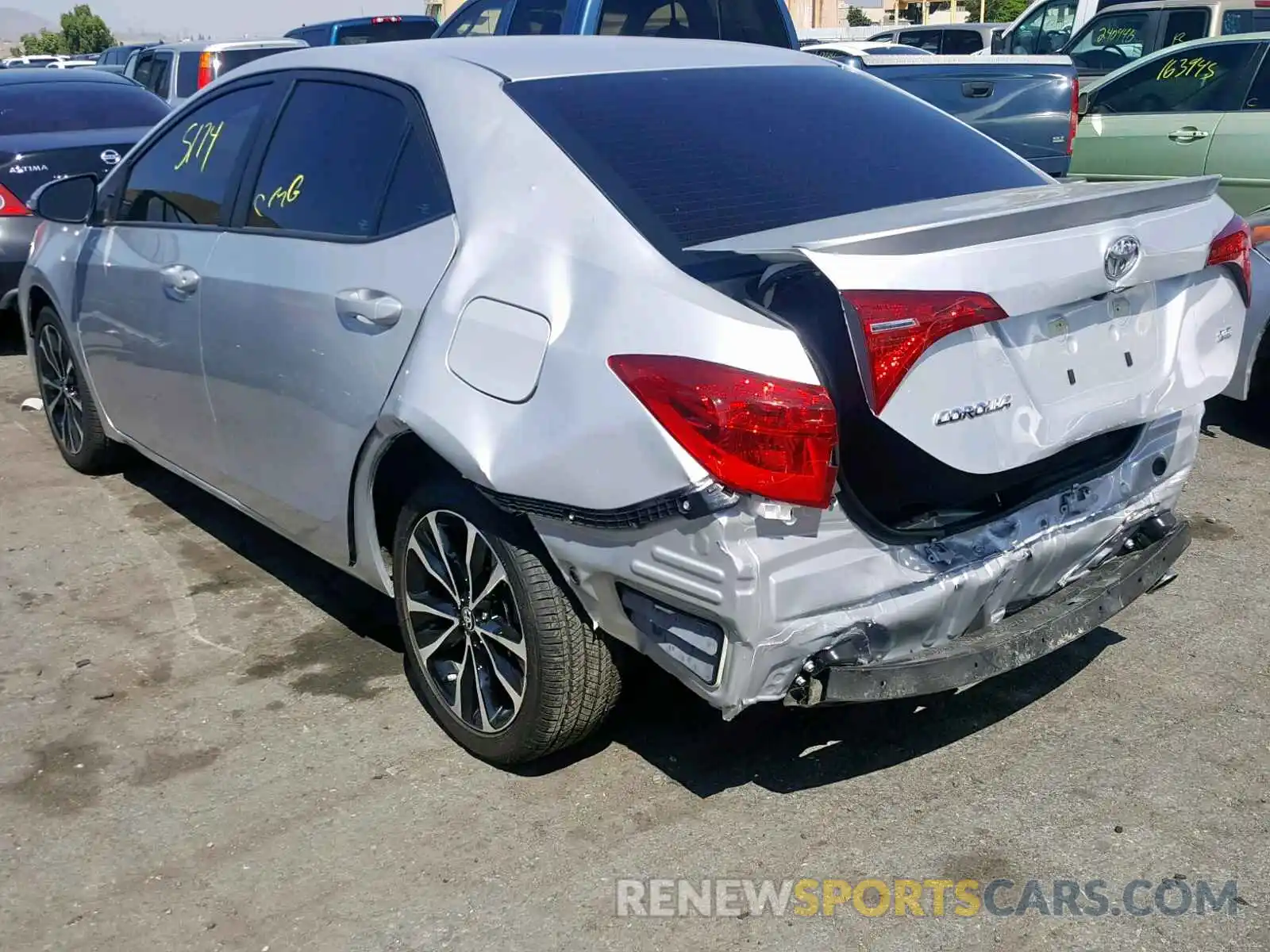 3 Photograph of a damaged car 5YFBURHE9KP901863 TOYOTA COROLLA 2019