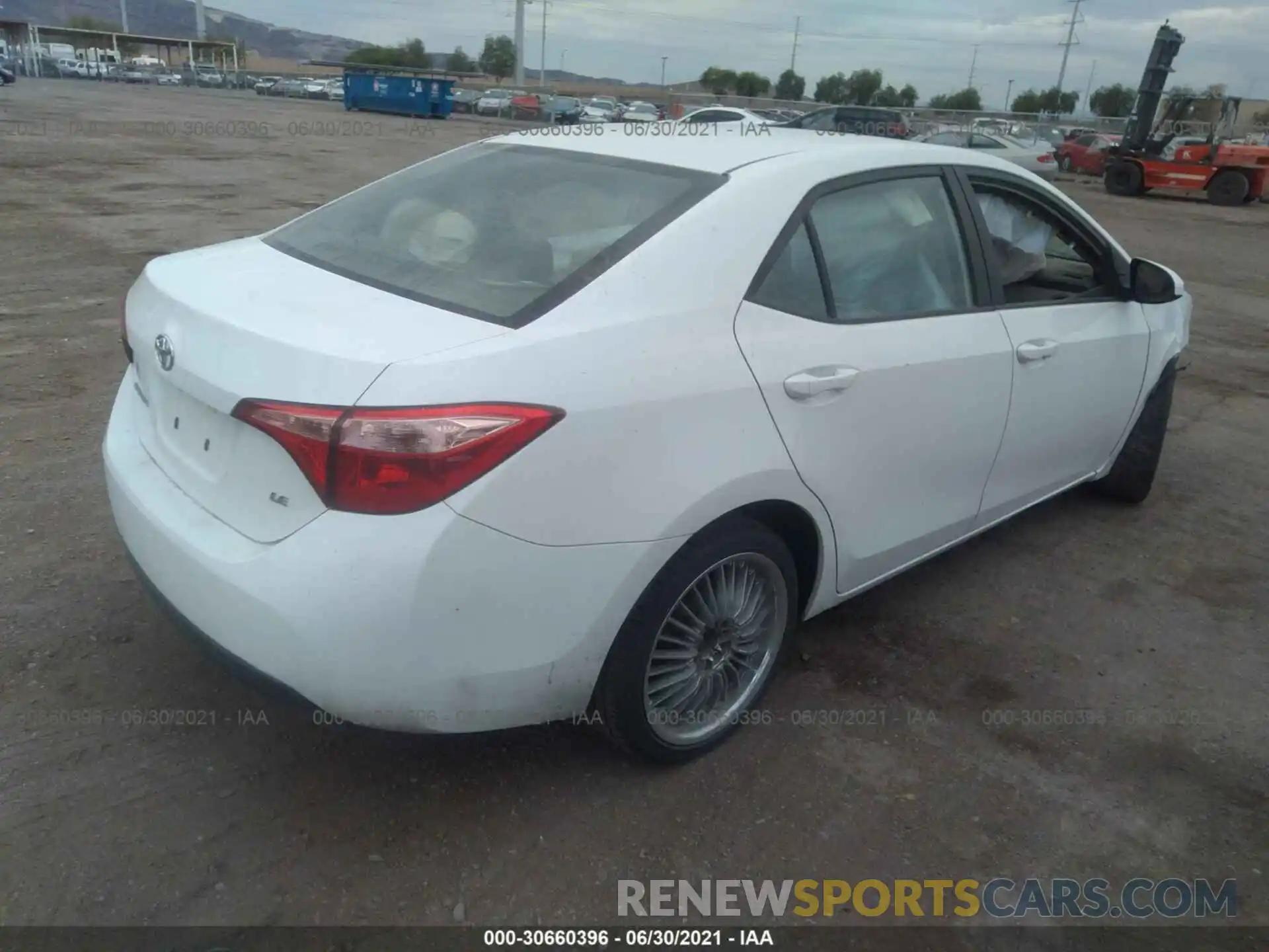 4 Фотография поврежденного автомобиля 5YFBURHE9KP902219 TOYOTA COROLLA 2019