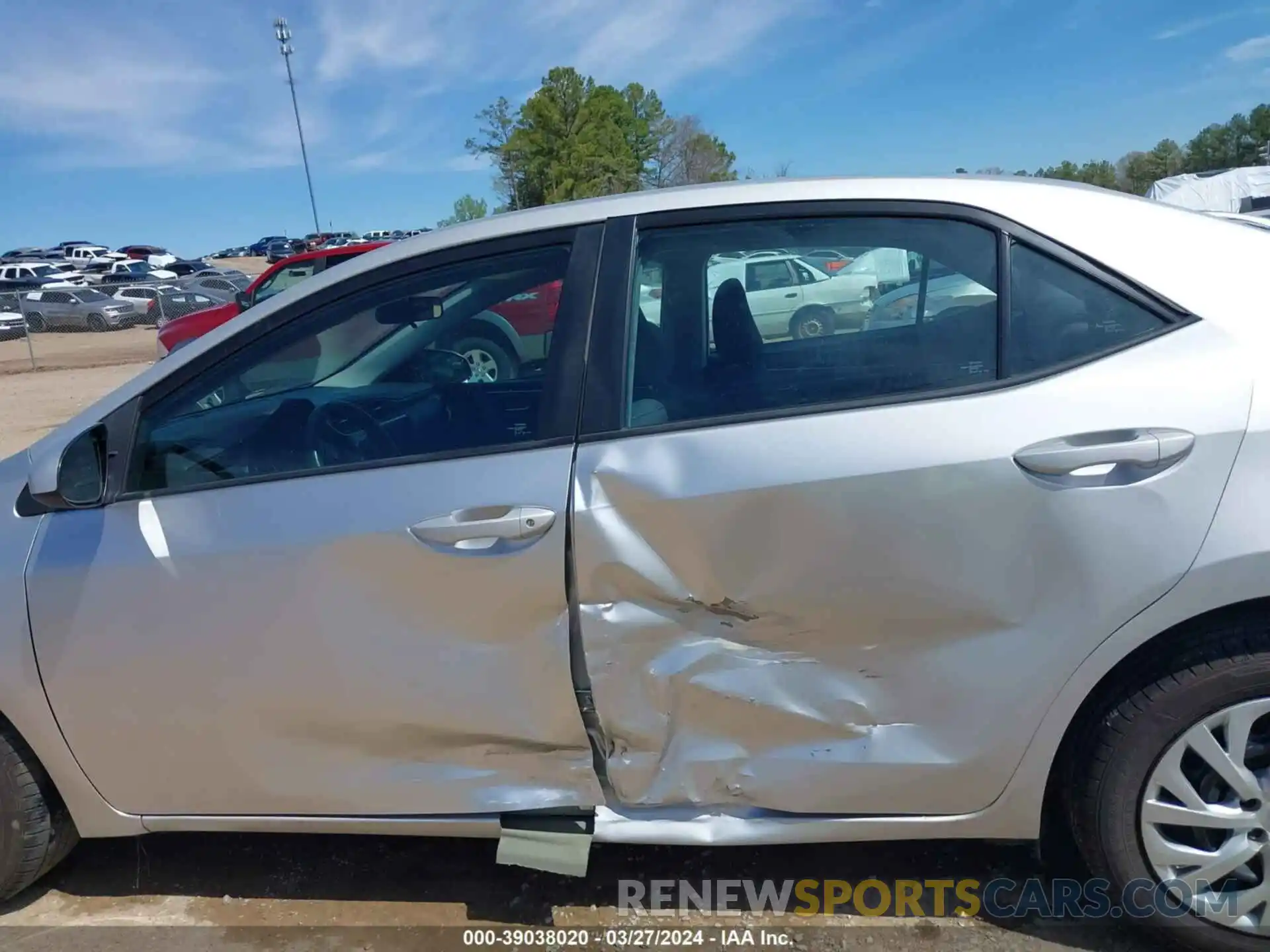 14 Photograph of a damaged car 5YFBURHE9KP902592 TOYOTA COROLLA 2019