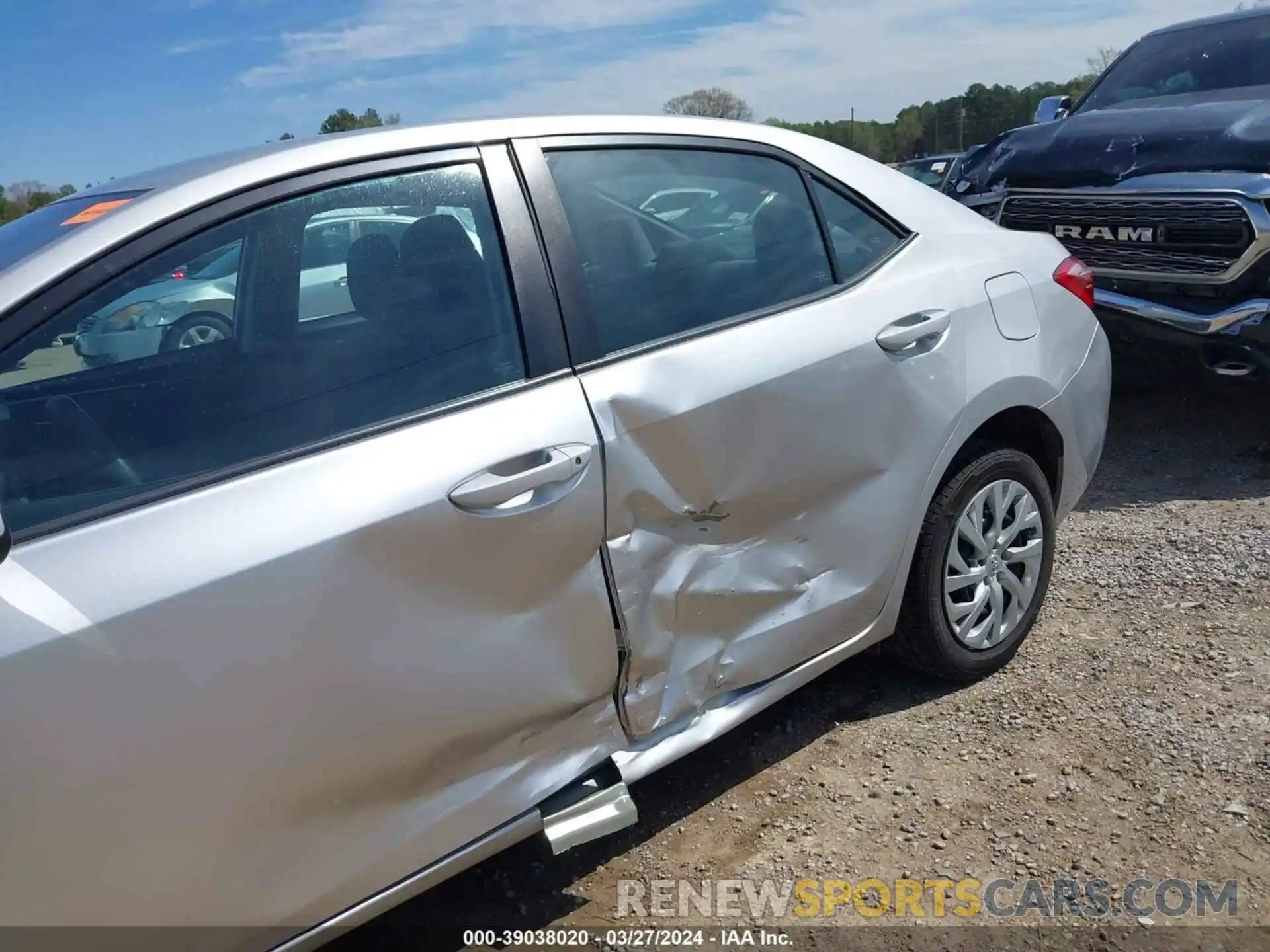 6 Photograph of a damaged car 5YFBURHE9KP902592 TOYOTA COROLLA 2019