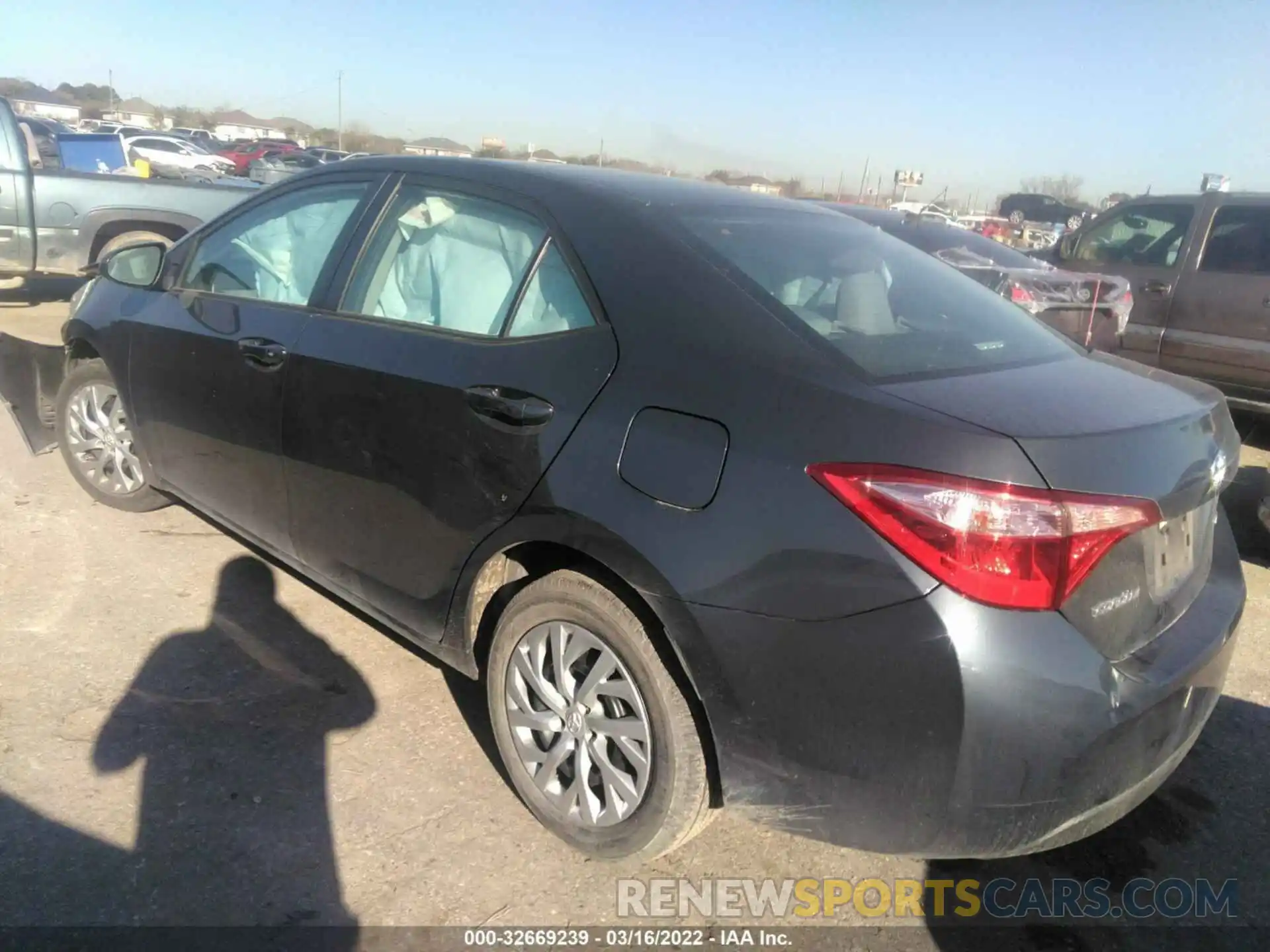 3 Photograph of a damaged car 5YFBURHE9KP902673 TOYOTA COROLLA 2019