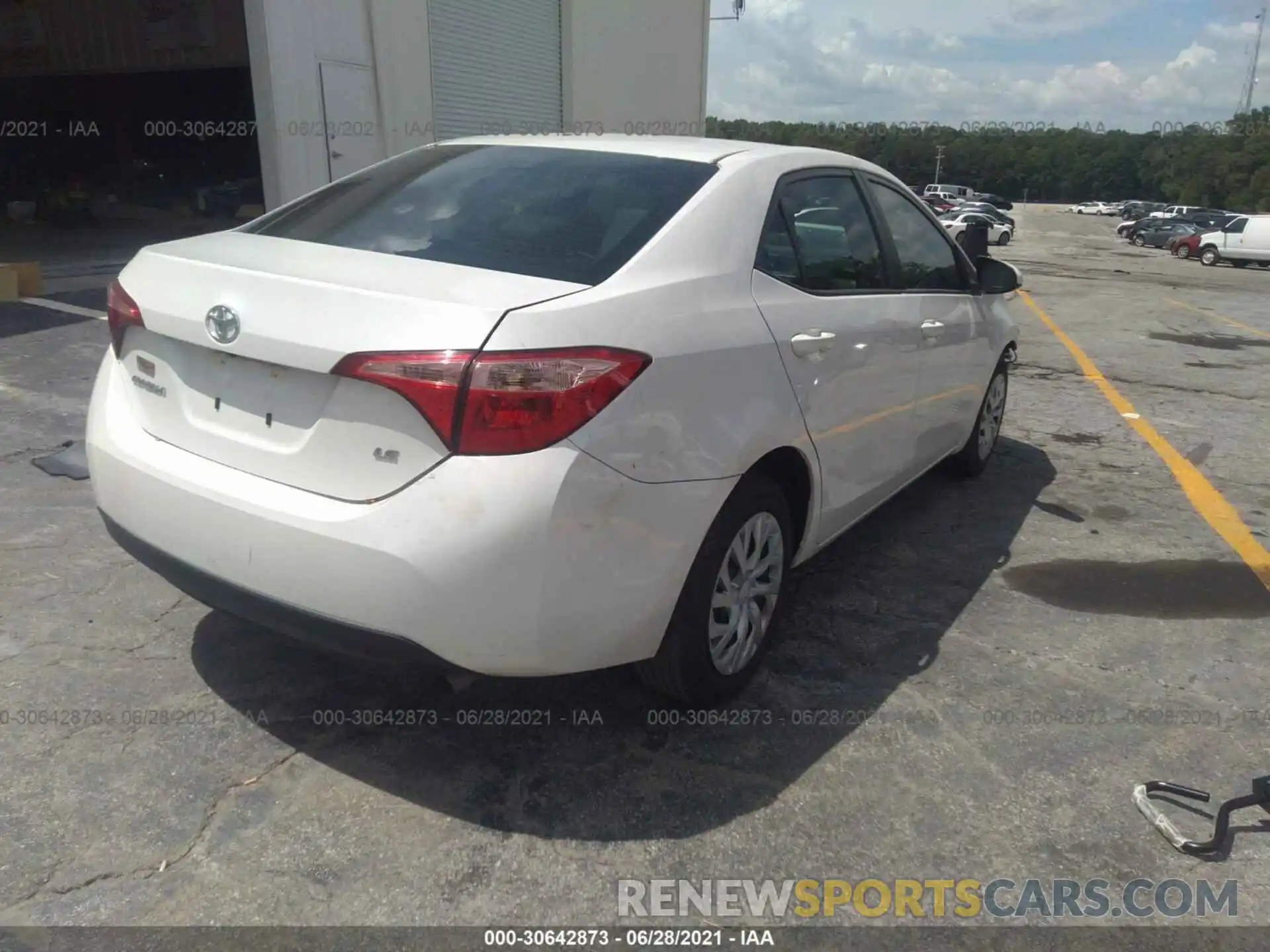 4 Photograph of a damaged car 5YFBURHE9KP902785 TOYOTA COROLLA 2019