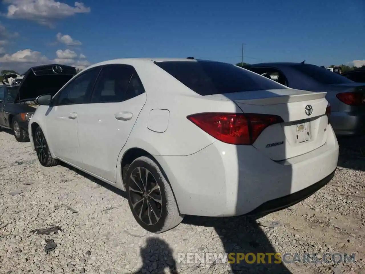 3 Photograph of a damaged car 5YFBURHE9KP904312 TOYOTA COROLLA 2019