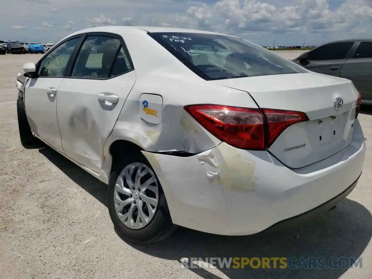 3 Photograph of a damaged car 5YFBURHE9KP904858 TOYOTA COROLLA 2019