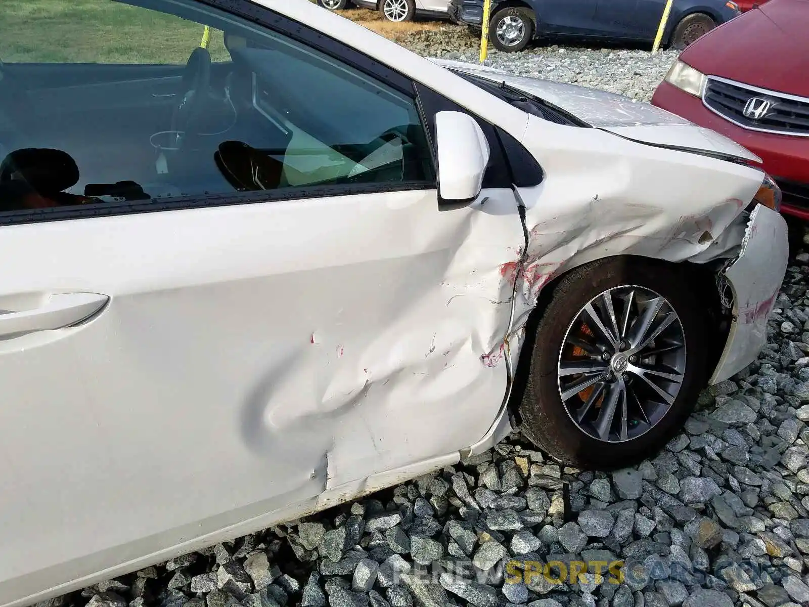 9 Photograph of a damaged car 5YFBURHE9KP905315 TOYOTA COROLLA 2019