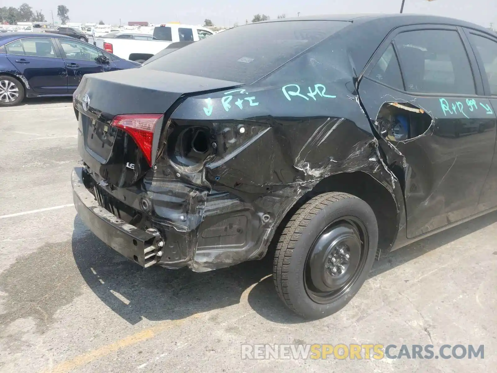 9 Photograph of a damaged car 5YFBURHE9KP907159 TOYOTA COROLLA 2019