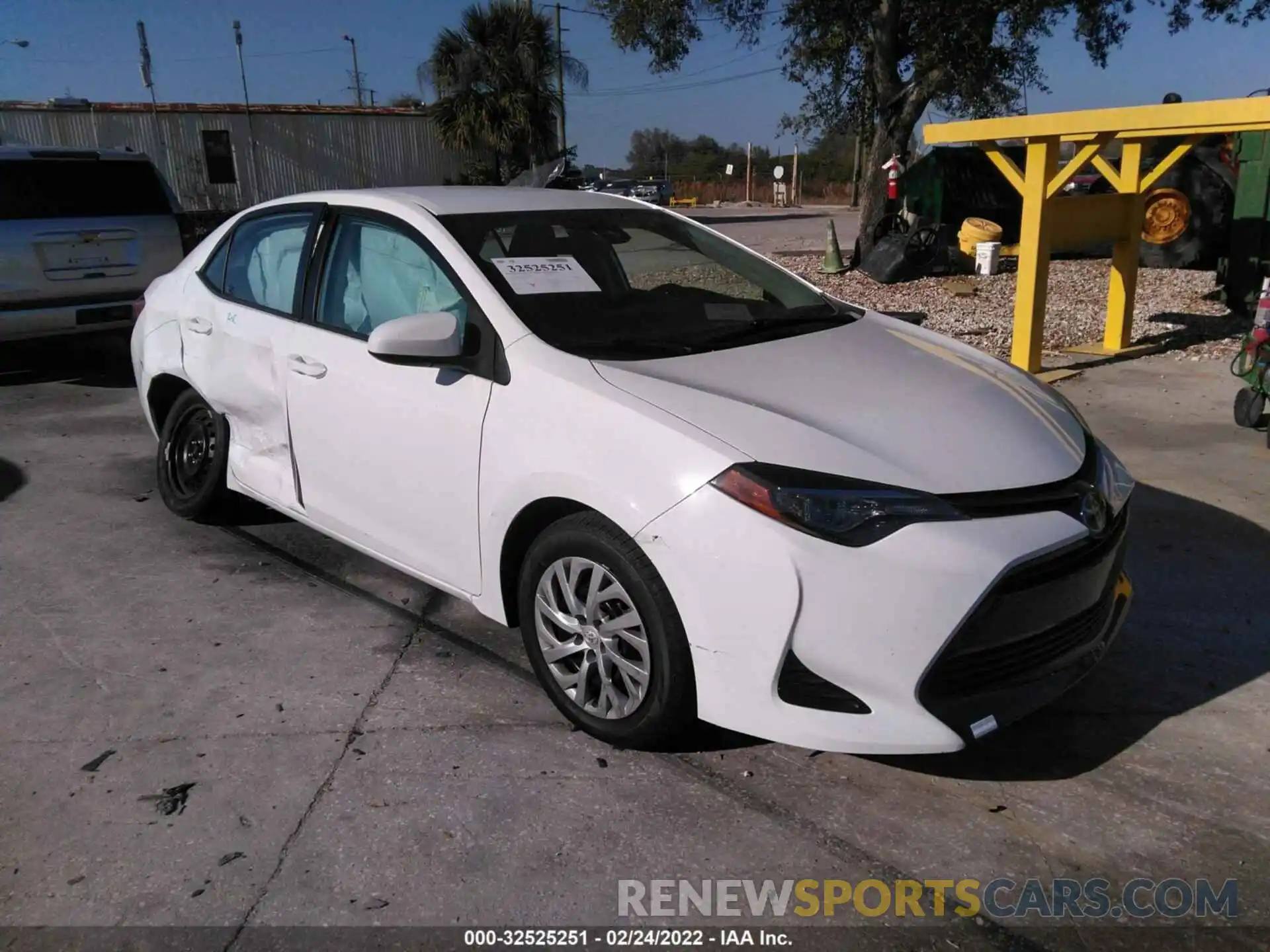 1 Photograph of a damaged car 5YFBURHE9KP907467 TOYOTA COROLLA 2019