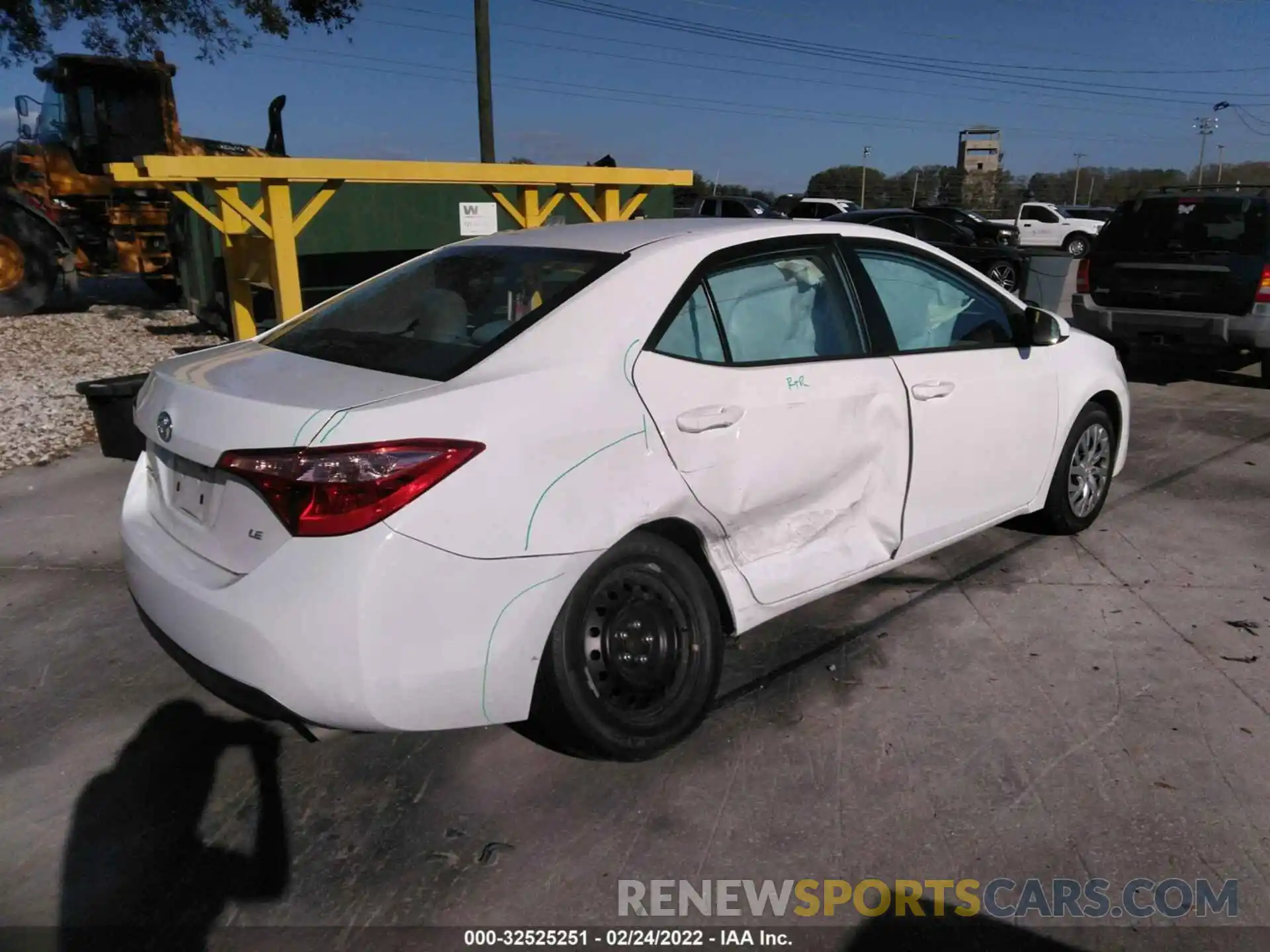 4 Photograph of a damaged car 5YFBURHE9KP907467 TOYOTA COROLLA 2019