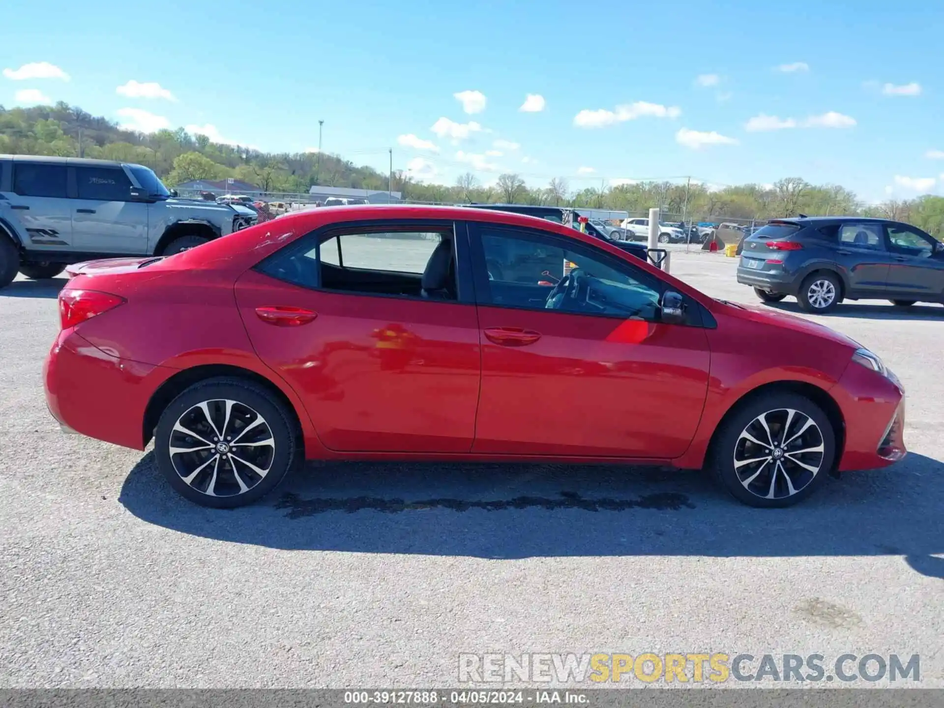 13 Photograph of a damaged car 5YFBURHE9KP907680 TOYOTA COROLLA 2019