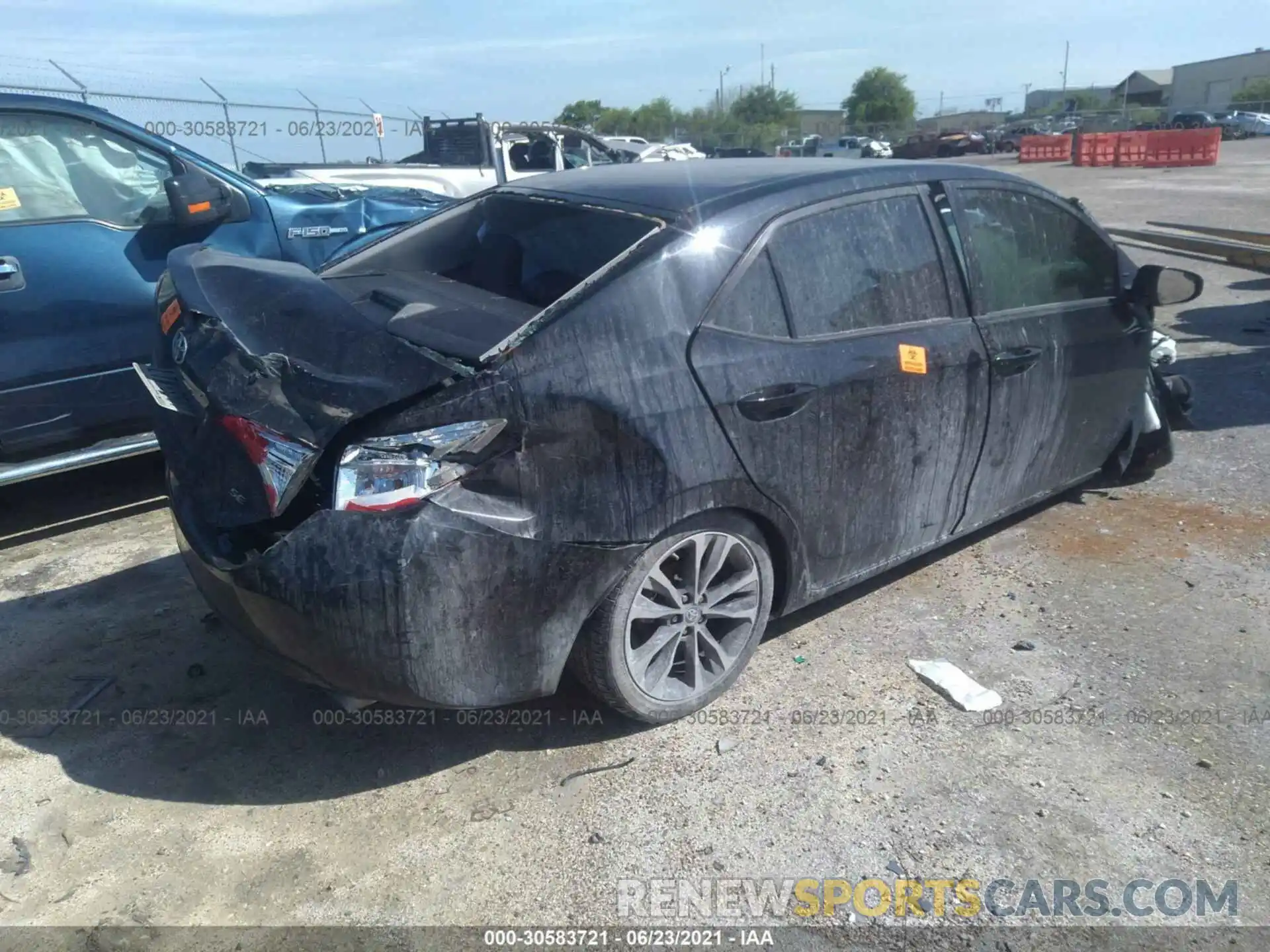 4 Photograph of a damaged car 5YFBURHE9KP908781 TOYOTA COROLLA 2019