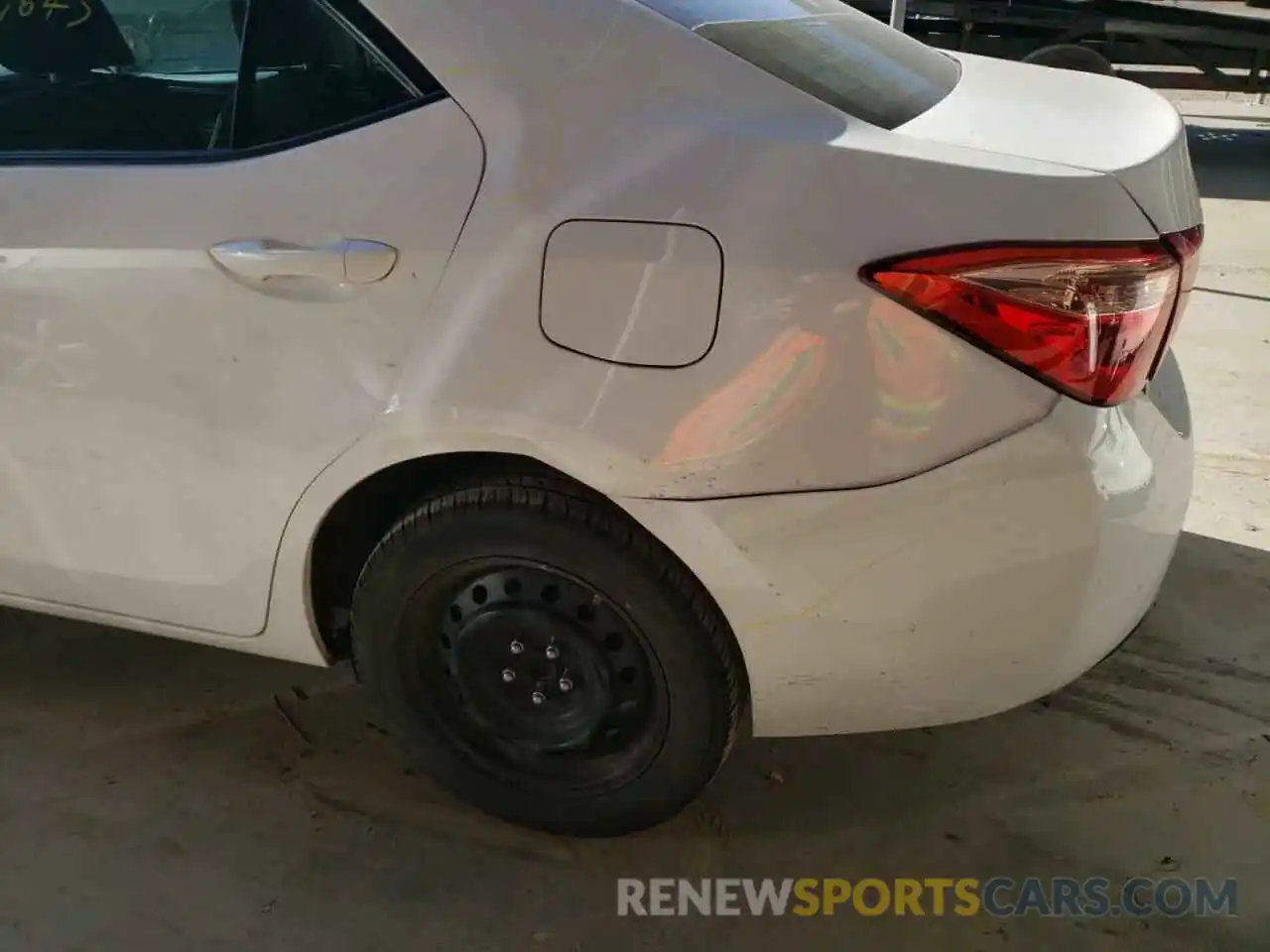 9 Photograph of a damaged car 5YFBURHE9KP910109 TOYOTA COROLLA 2019