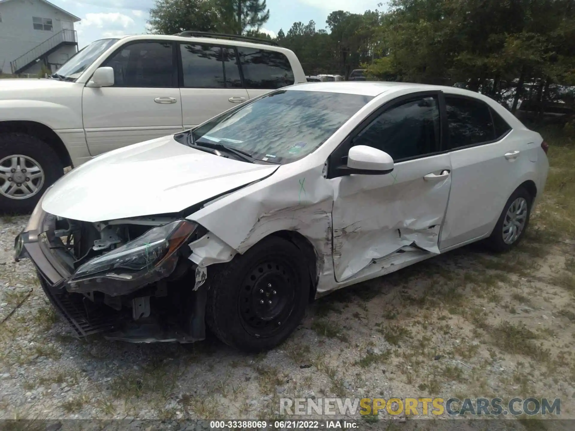 2 Photograph of a damaged car 5YFBURHE9KP911390 TOYOTA COROLLA 2019