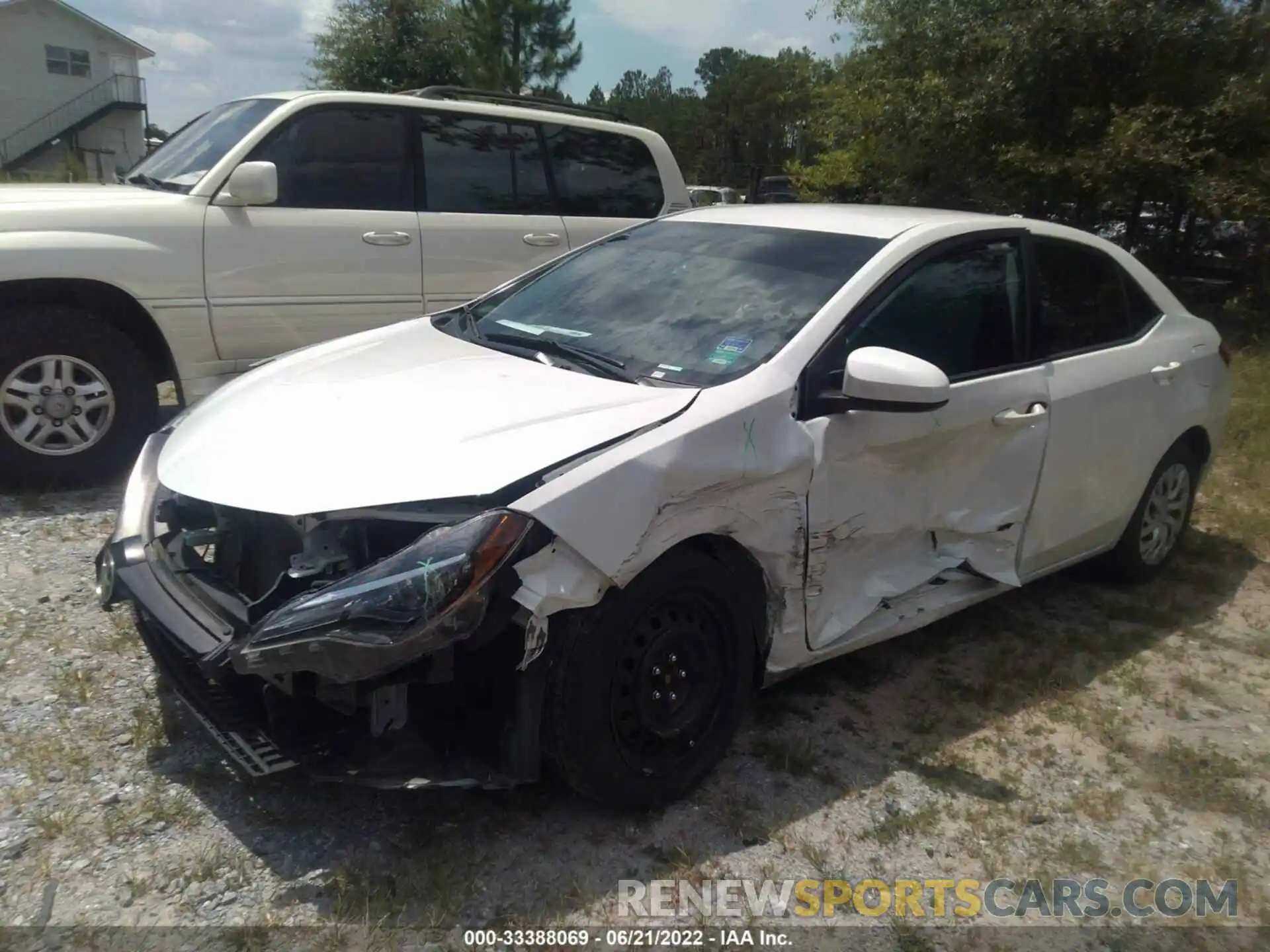 6 Photograph of a damaged car 5YFBURHE9KP911390 TOYOTA COROLLA 2019