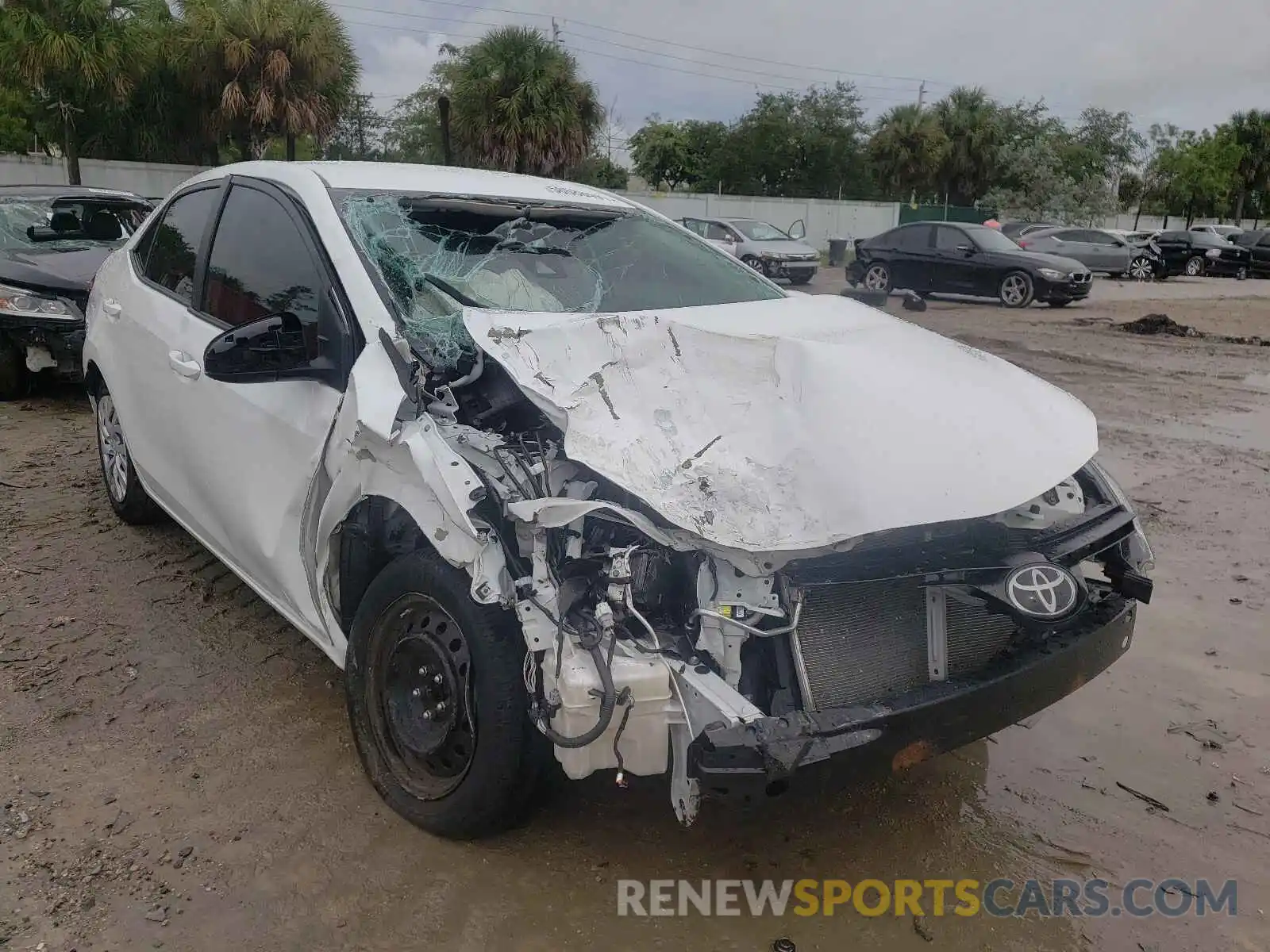 1 Photograph of a damaged car 5YFBURHE9KP912989 TOYOTA COROLLA 2019