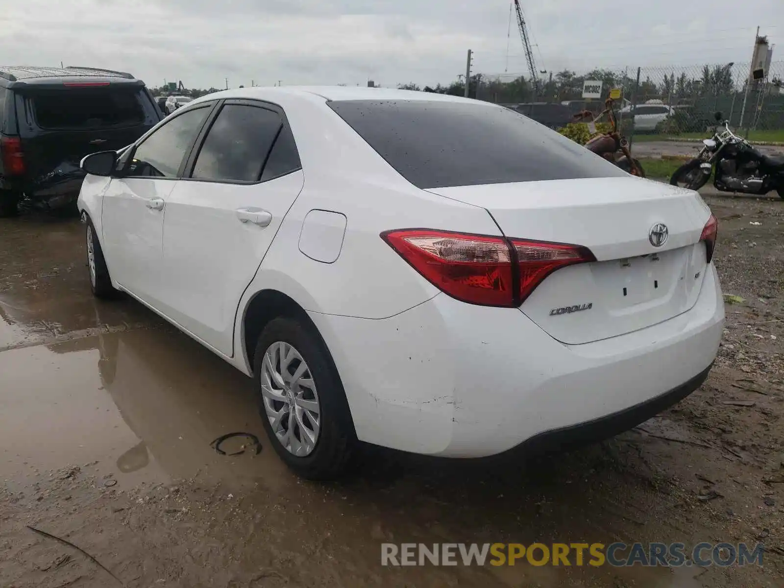 3 Photograph of a damaged car 5YFBURHE9KP912989 TOYOTA COROLLA 2019