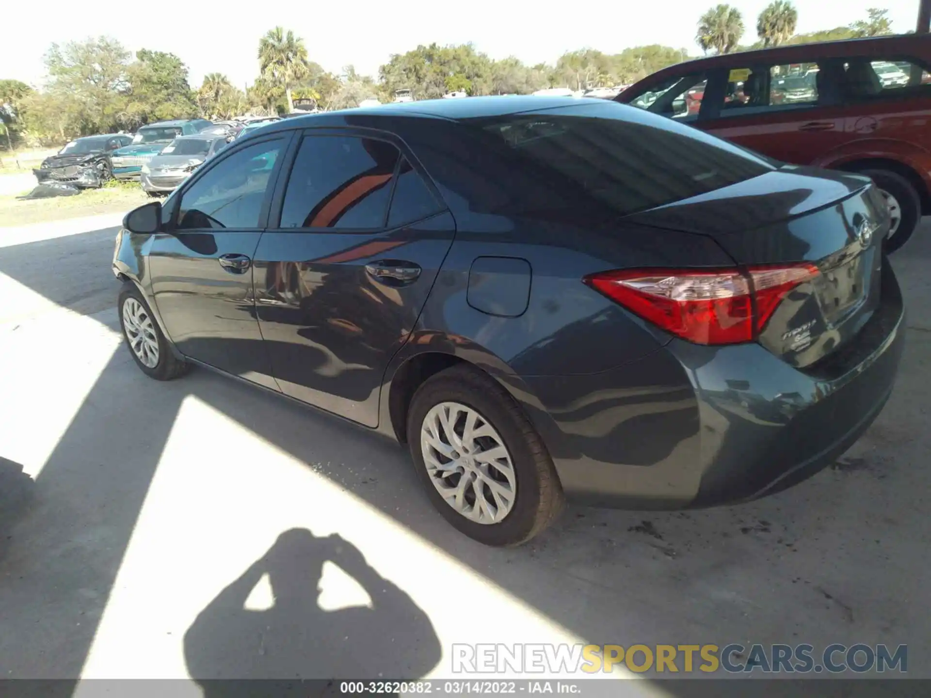 3 Photograph of a damaged car 5YFBURHE9KP913091 TOYOTA COROLLA 2019