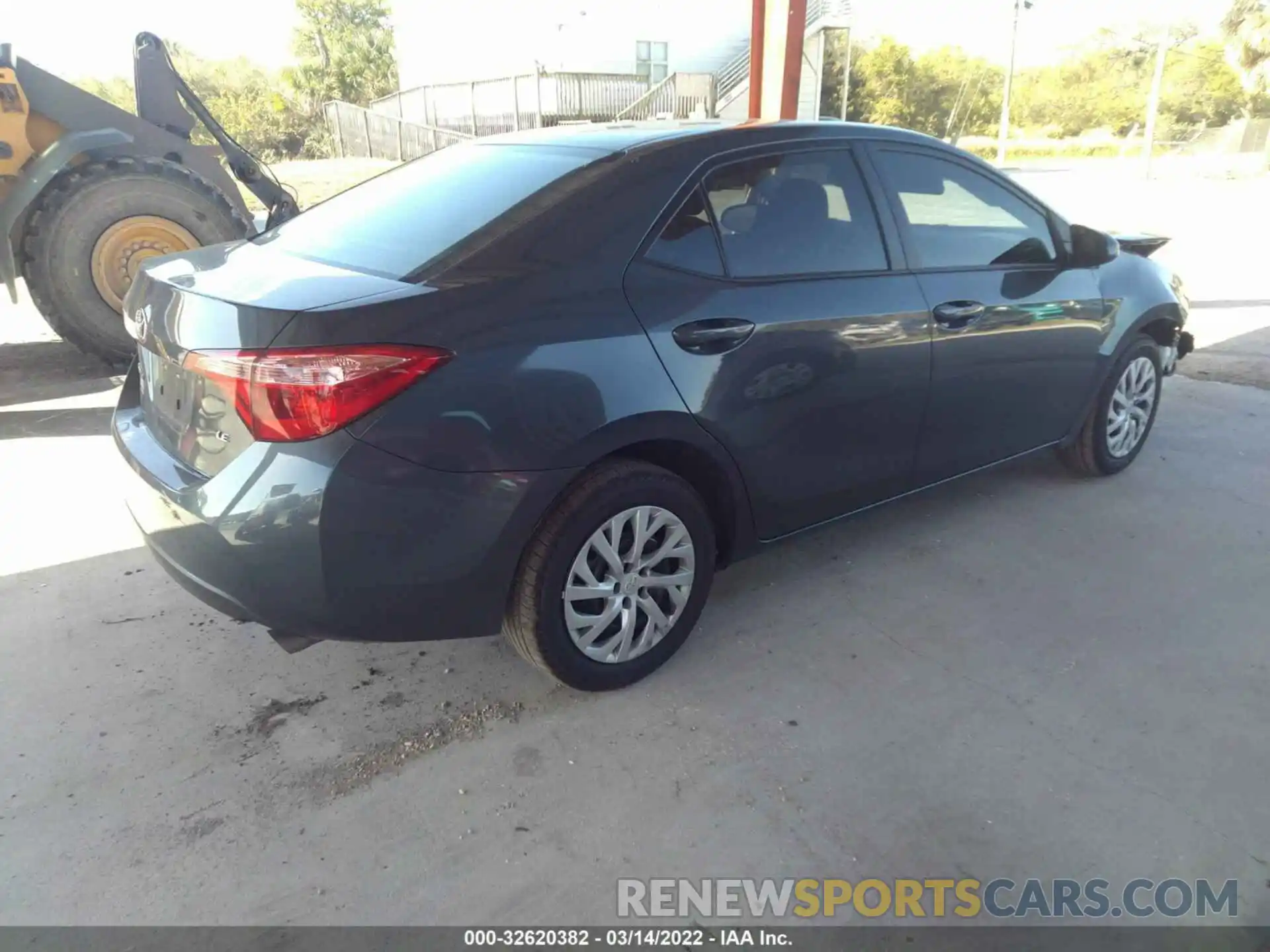 4 Photograph of a damaged car 5YFBURHE9KP913091 TOYOTA COROLLA 2019