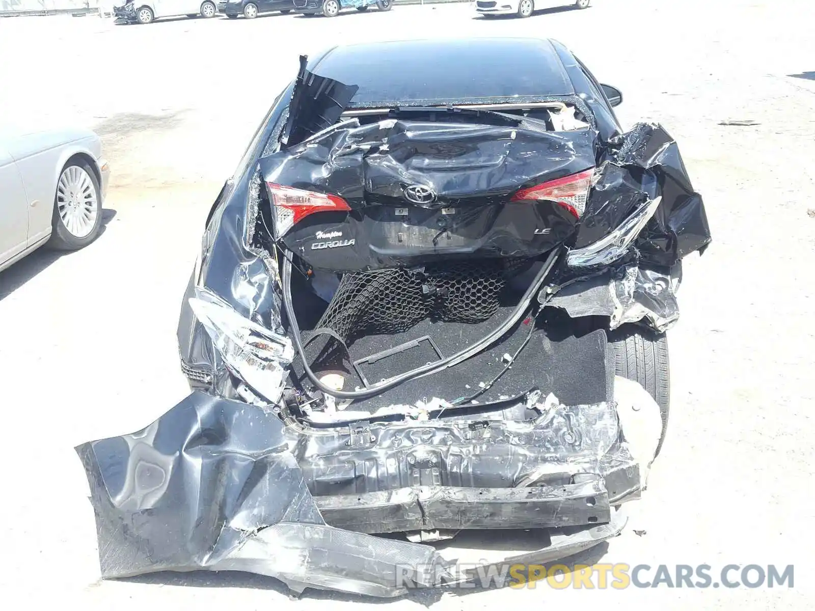 9 Photograph of a damaged car 5YFBURHE9KP913267 TOYOTA COROLLA 2019