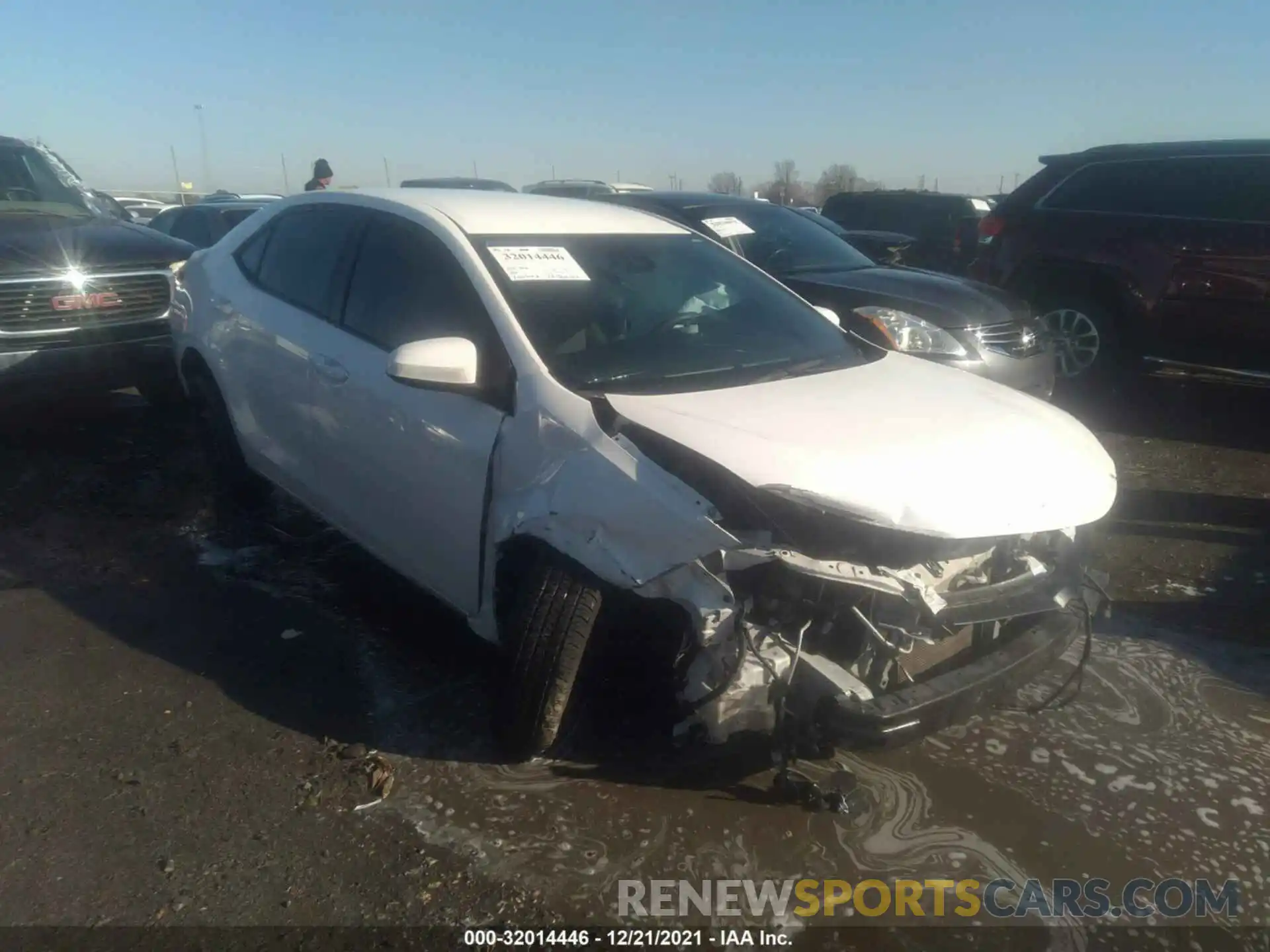 1 Photograph of a damaged car 5YFBURHE9KP913933 TOYOTA COROLLA 2019