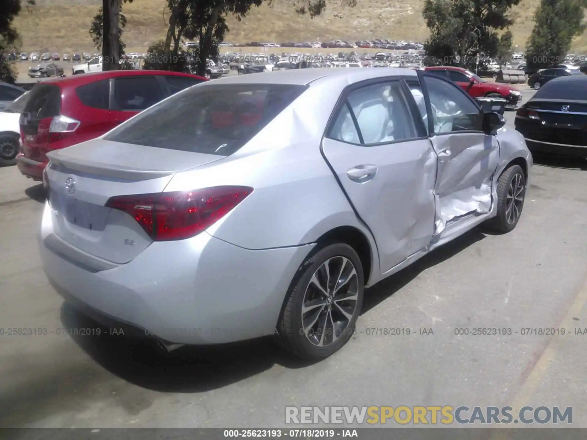 4 Photograph of a damaged car 5YFBURHE9KP914306 TOYOTA COROLLA 2019