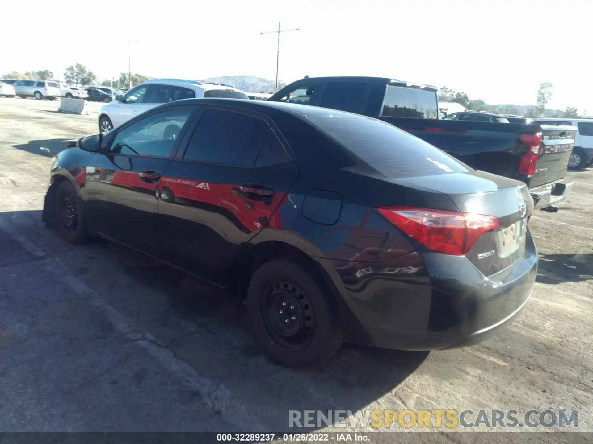 3 Photograph of a damaged car 5YFBURHE9KP914693 TOYOTA COROLLA 2019